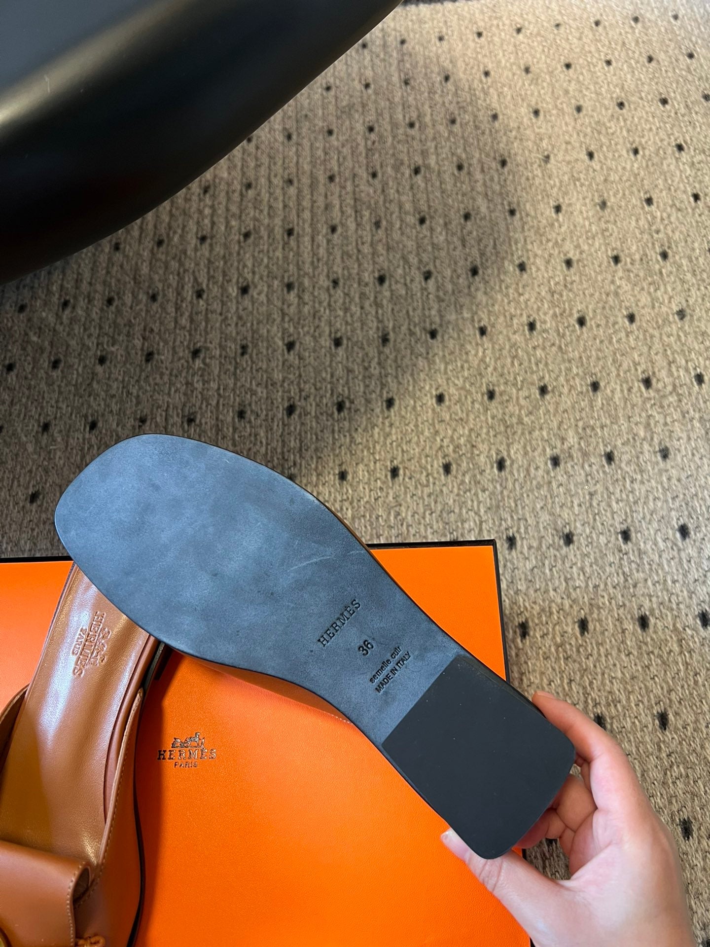 ILOT FLAT SANDAL IN BRONZE BROWN CALFSKIN