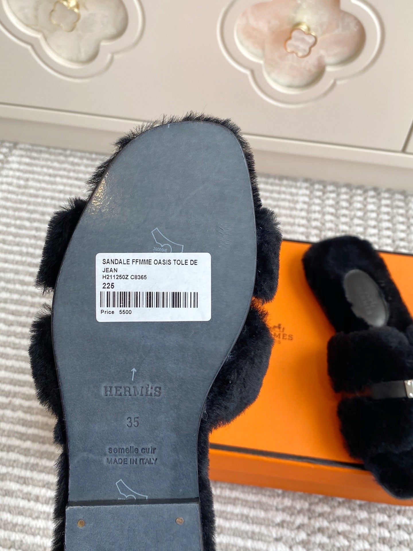 HM 25S ECLAIR SANDAL IN BLACK SHEARLING WITH SILVER HARDWARE