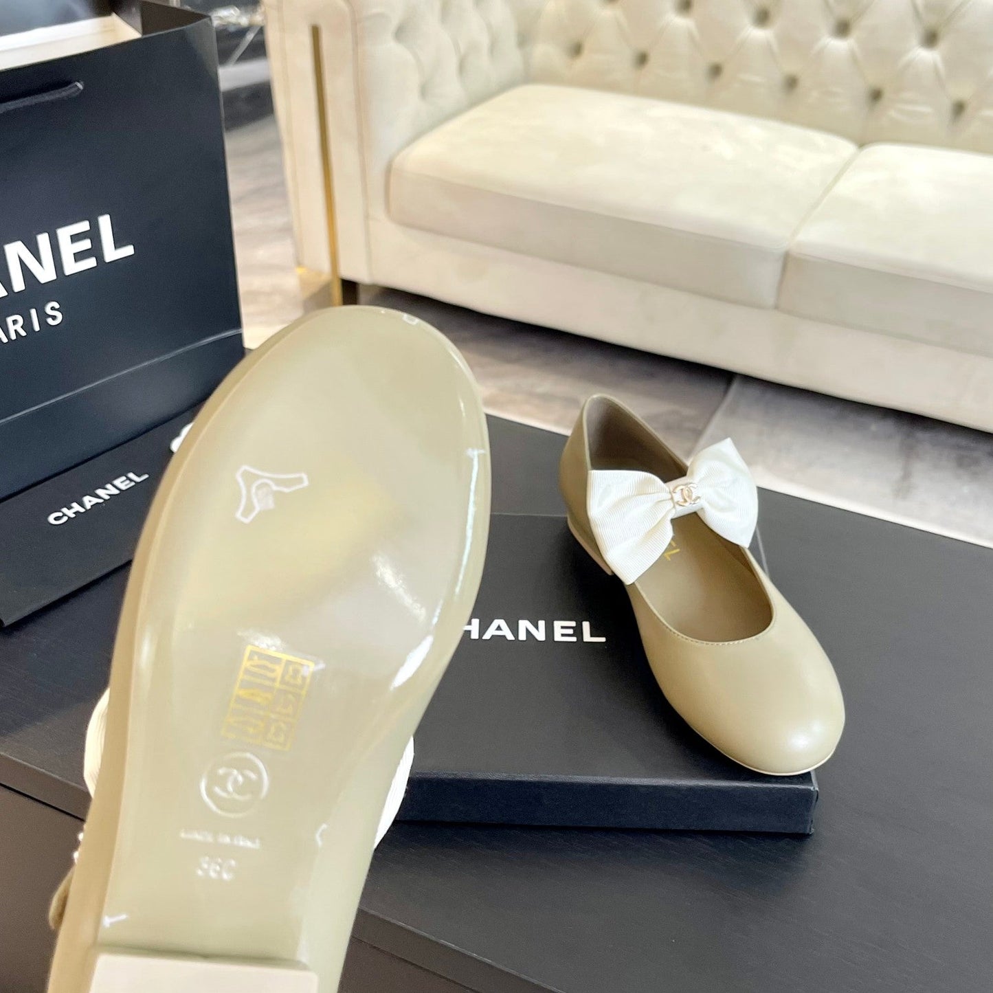 BALLET FLAT ECRU BEIGE LAMBSKIN WITH WHITE BOW