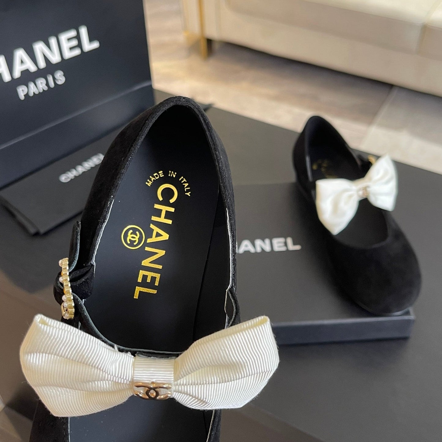 BALLET FLAT BLACK SUEDE LAMBSKIN WITH WHITE BOW