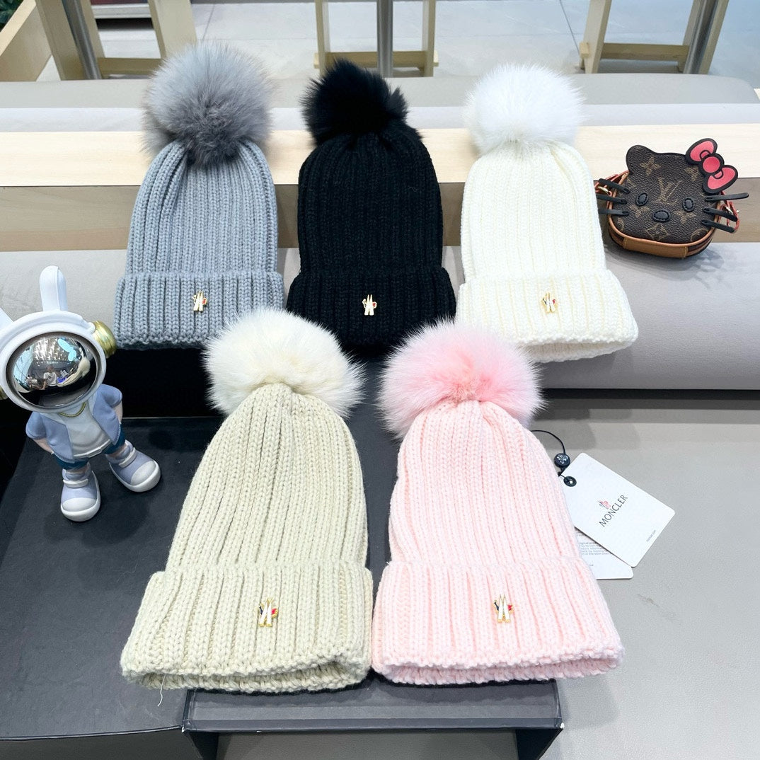 WOOL BEANIE WITH POM POM BLACK 435049