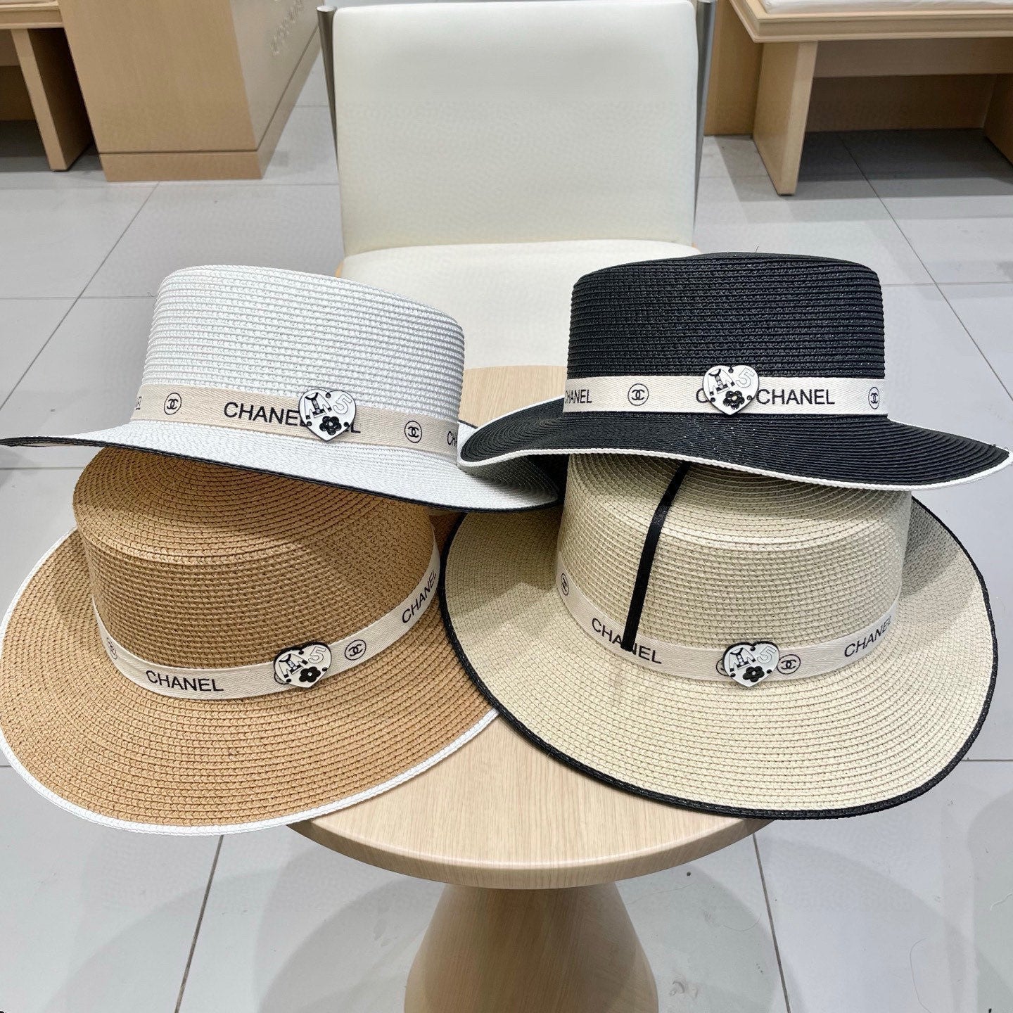 FLAT STRAW HAT BROWN 672720