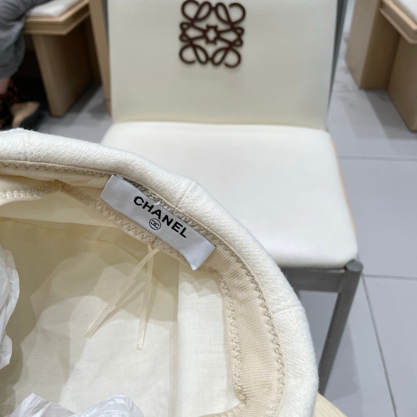 BERET HAT IVORY WITH LOGO 672660