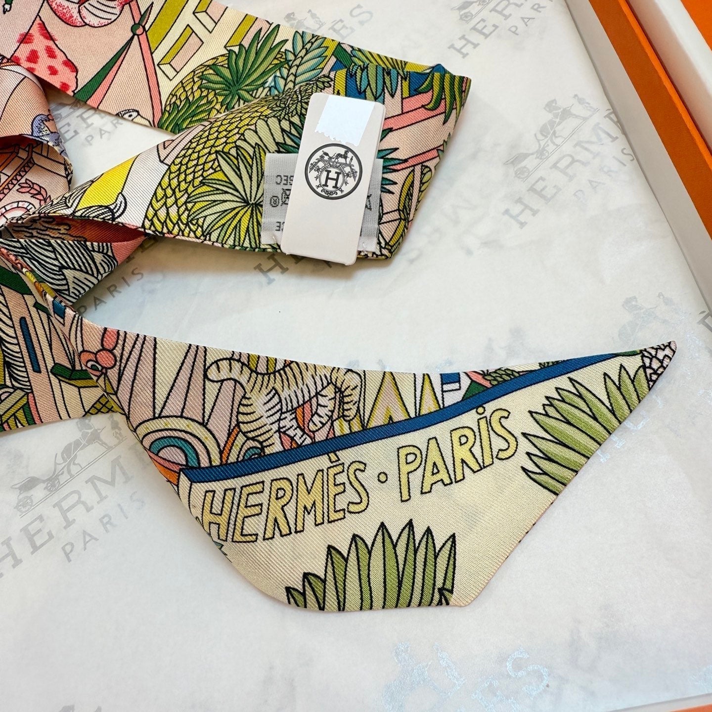 HERMES 25S NECKERCHIEF 86 IN SILK 989360