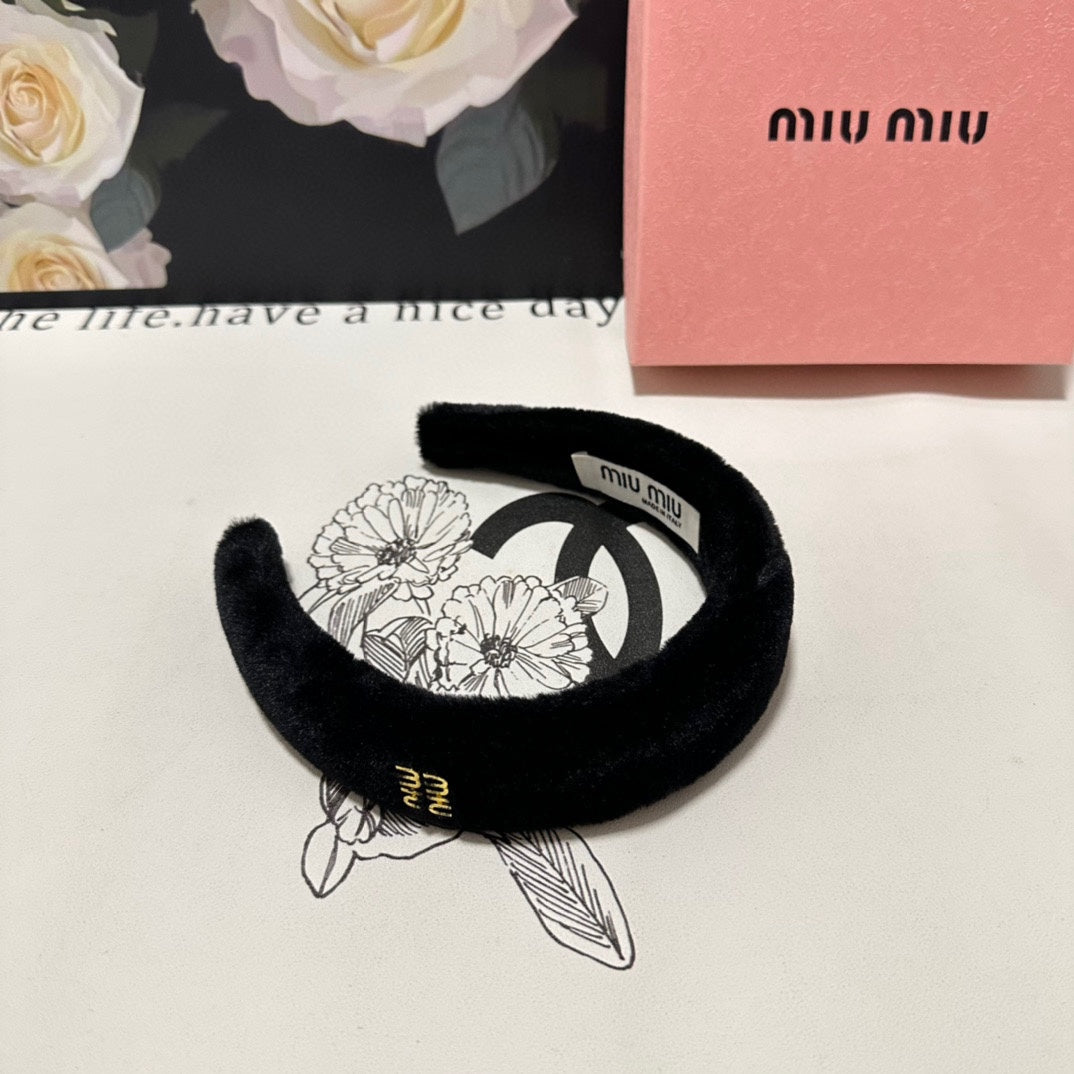 HEADBAND IN BLACK PLUSH FABRIC 423599