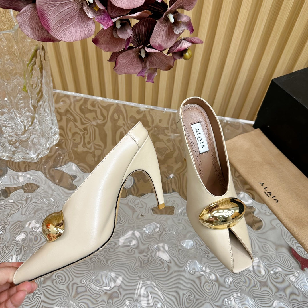 ALAIA AZZEDINE HIGH HEELS IN BEIGE CREAM CALFSKIN WITH GOLD HARDWARE