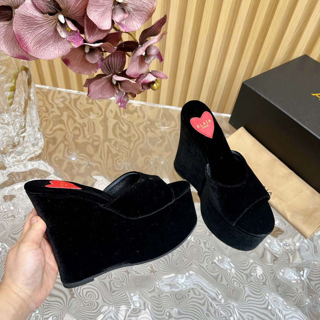ALAIA PLATFORM WEDGE IN BLACK VELVET WITH HEART EMBROIDERED