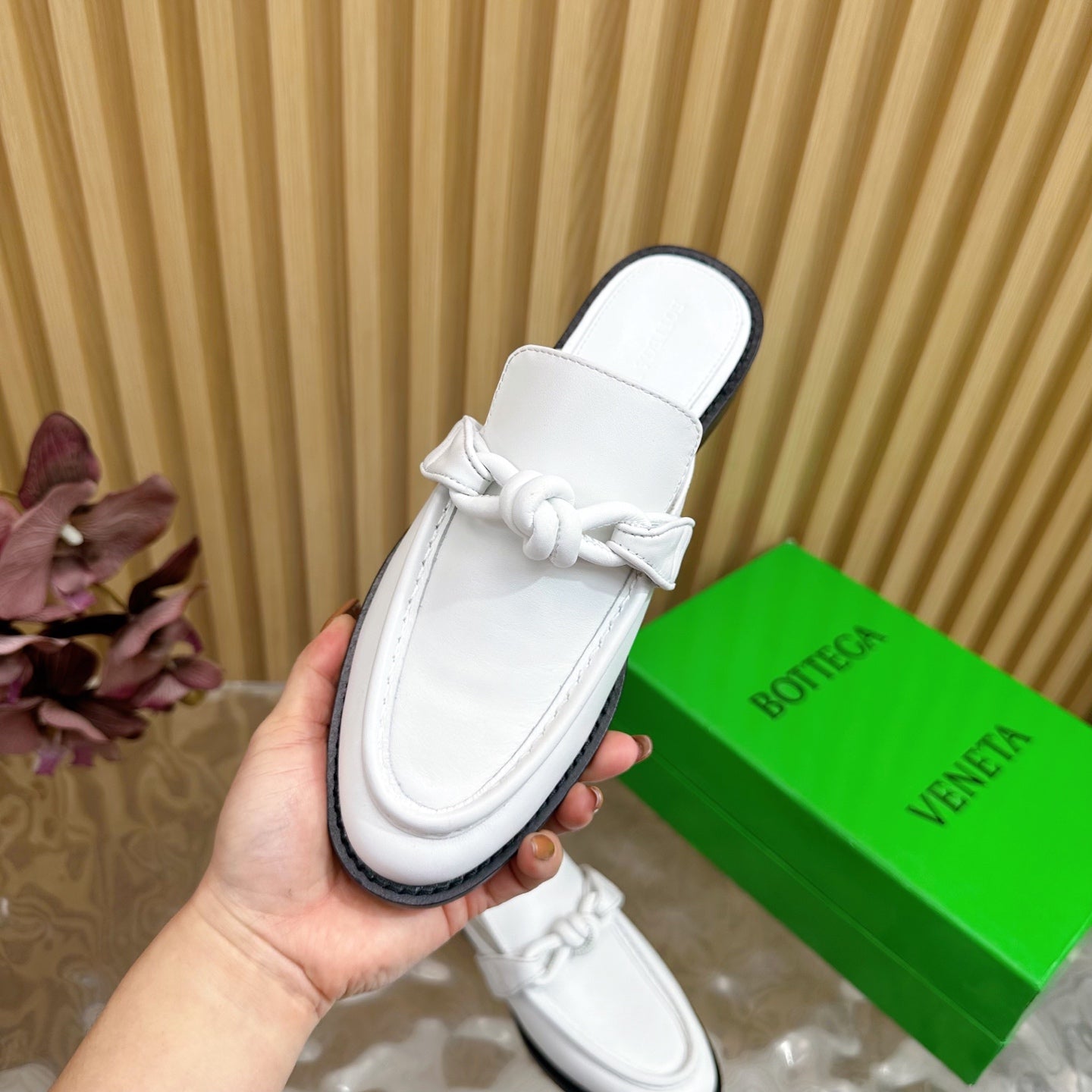 OPEN-BACK LOAFER REALISED IN WHITE SOLF CALFSKIN