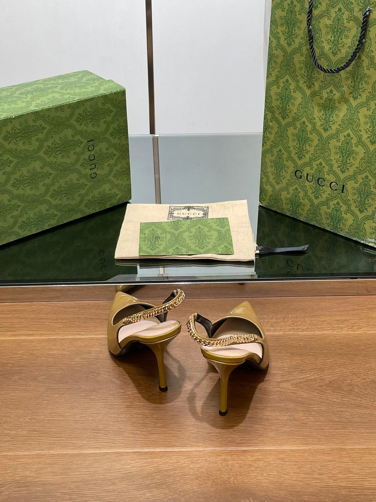 GG HIGH SLINGBACK 10.5 CM IN DIJON YELLOW GLOSSY CALFSKIN WITH GOLD HARDWARE