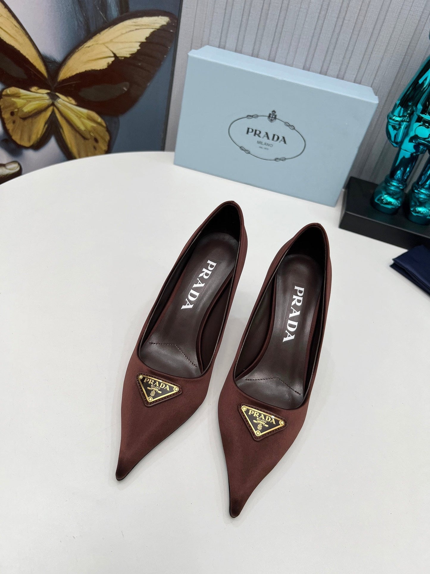 HIGH-HEEL PUMPS IN CHOCOLATE BROWN SATIN