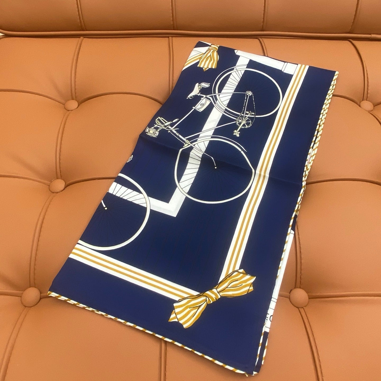 HERMES 25S SCARF 90 IN SILK 718481