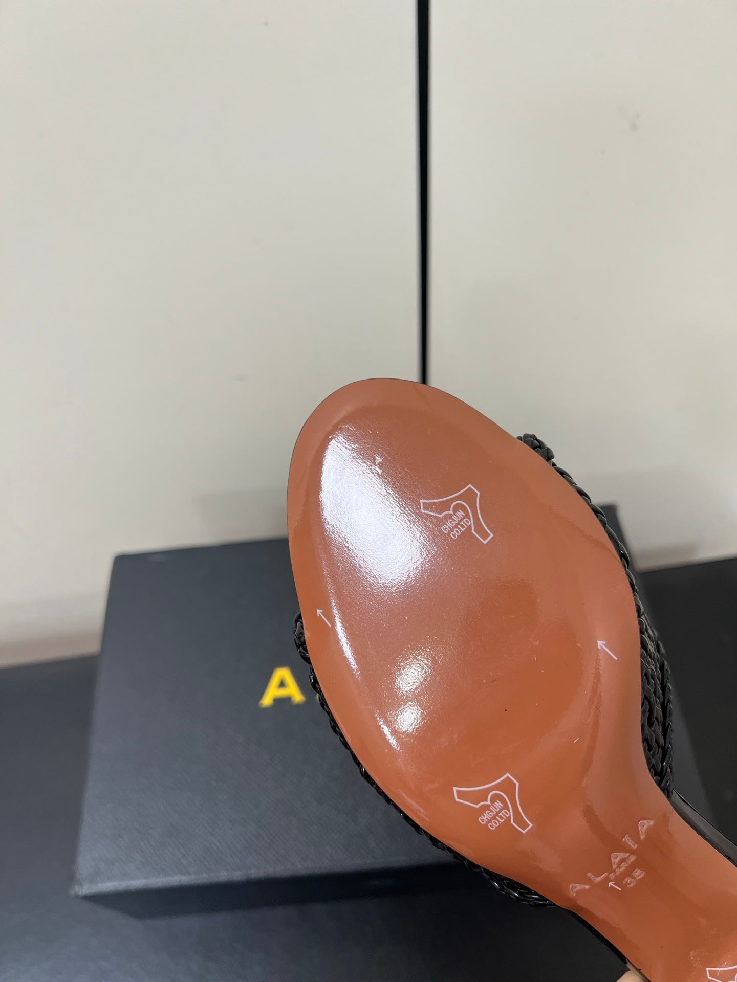 ALAIA HIGH HEEL 25S 70 MM IN BLACK LAMBSKIN WITH WOVEN PATTERN