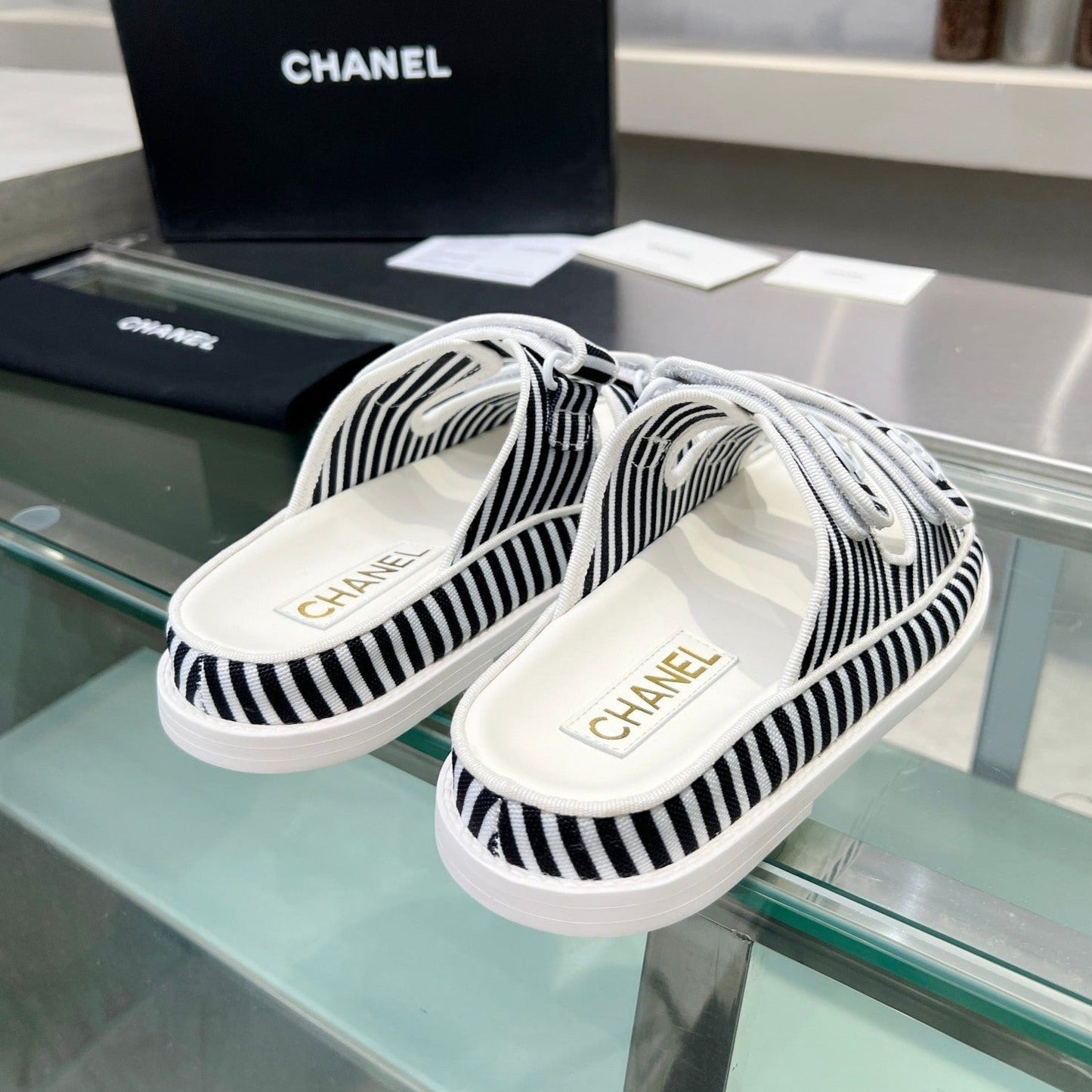 Women's Stripes Casual Flat Sandals Black White