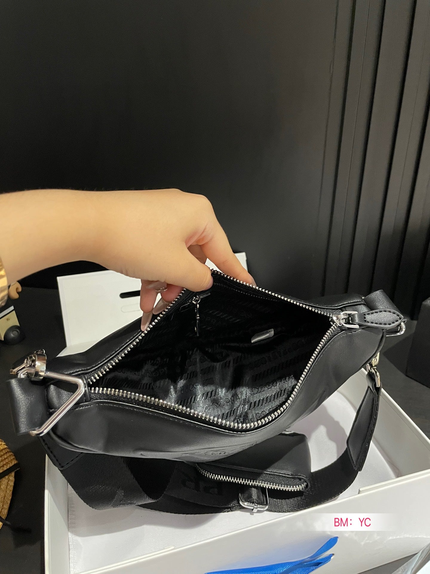 PRA TRIANGLE 26 SHOULDER BAG IN BLACK CALFSKIN