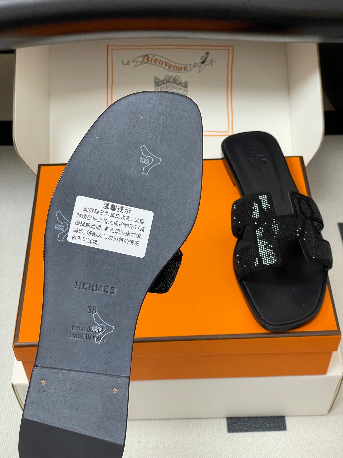 HM 25S ORAN SANDAL IN BLACK LAMBSKIN WITH STONE DETAILS