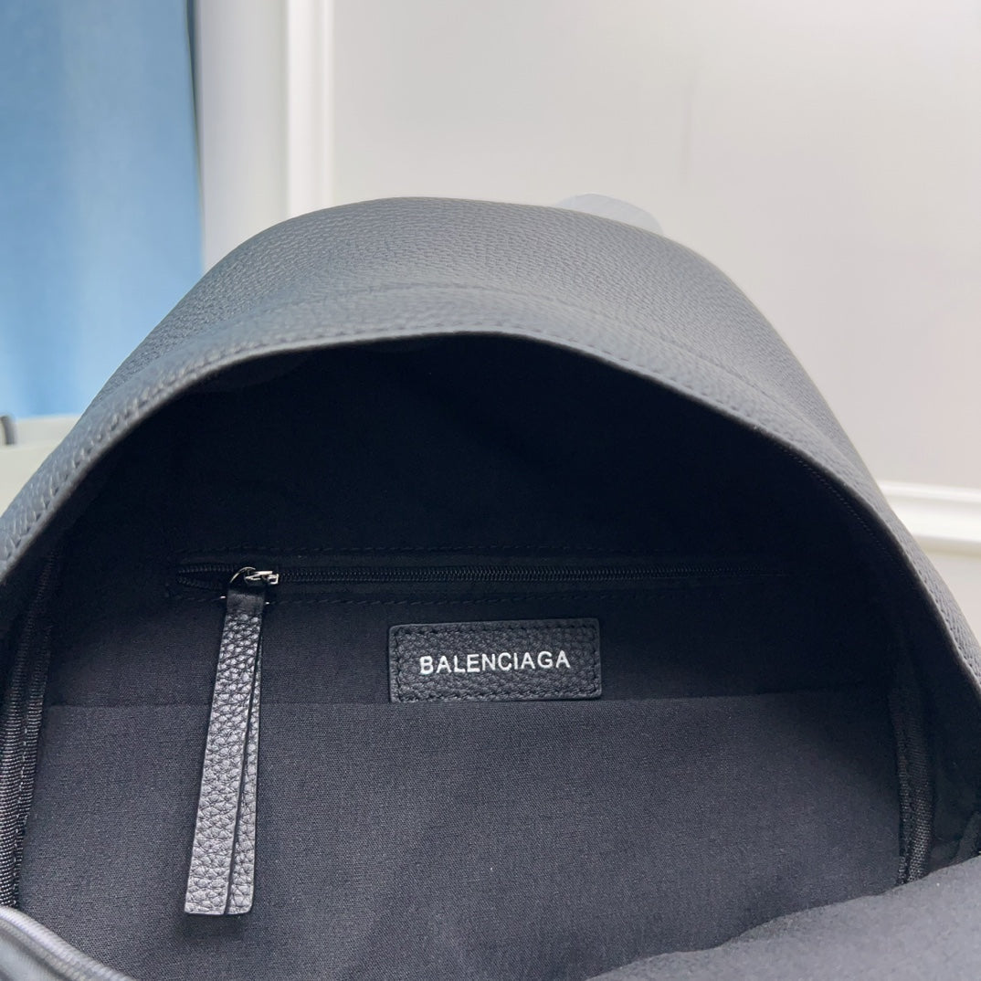 EVERYDAY BACKPACK 39 IN BLACK GRAINED CALFSKIN