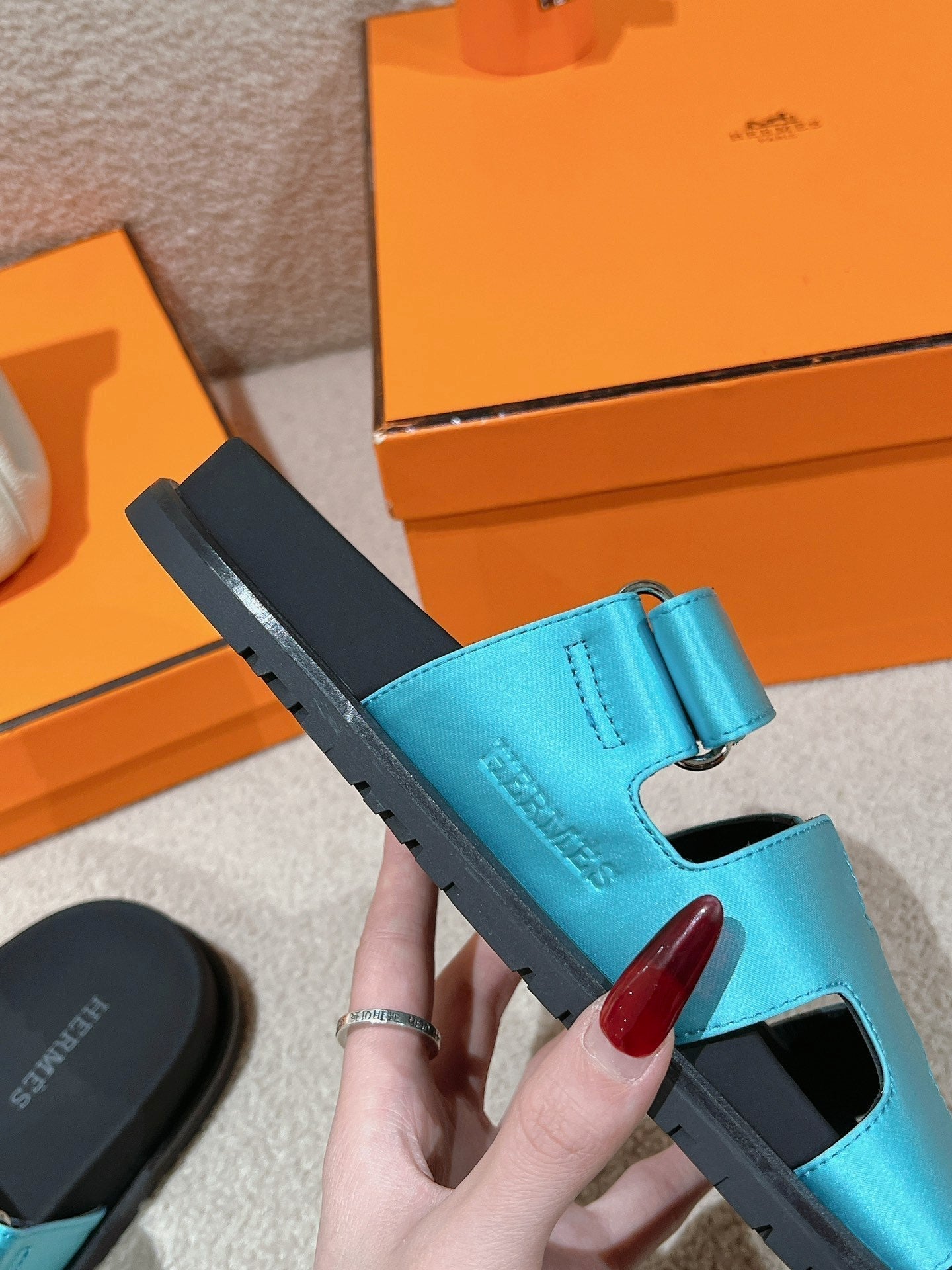 CHYPRE SANDAL BLACK MIX SKY CALFSKIN