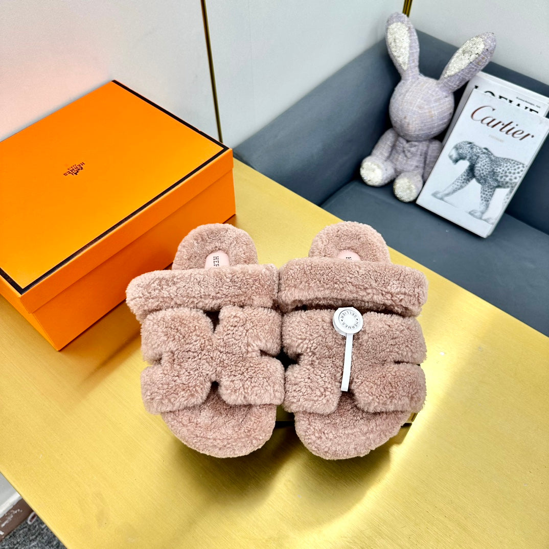 CHYPRE SANDAL LIGHT BROWN SHEARLING