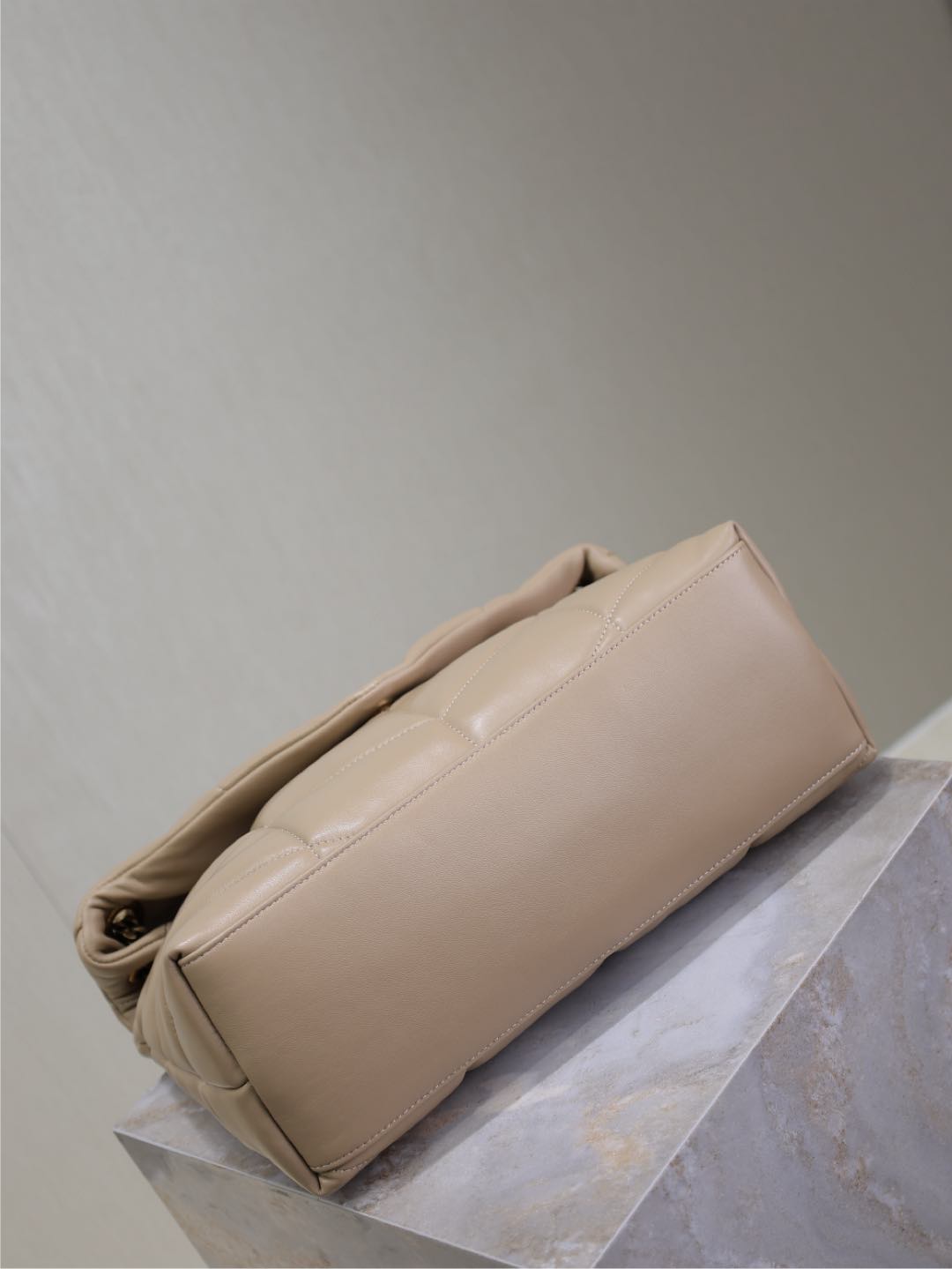 YSL 25S LOULOU PUFFER GM 35 IN BROWN CALFSKIN GOLD HARDWRE