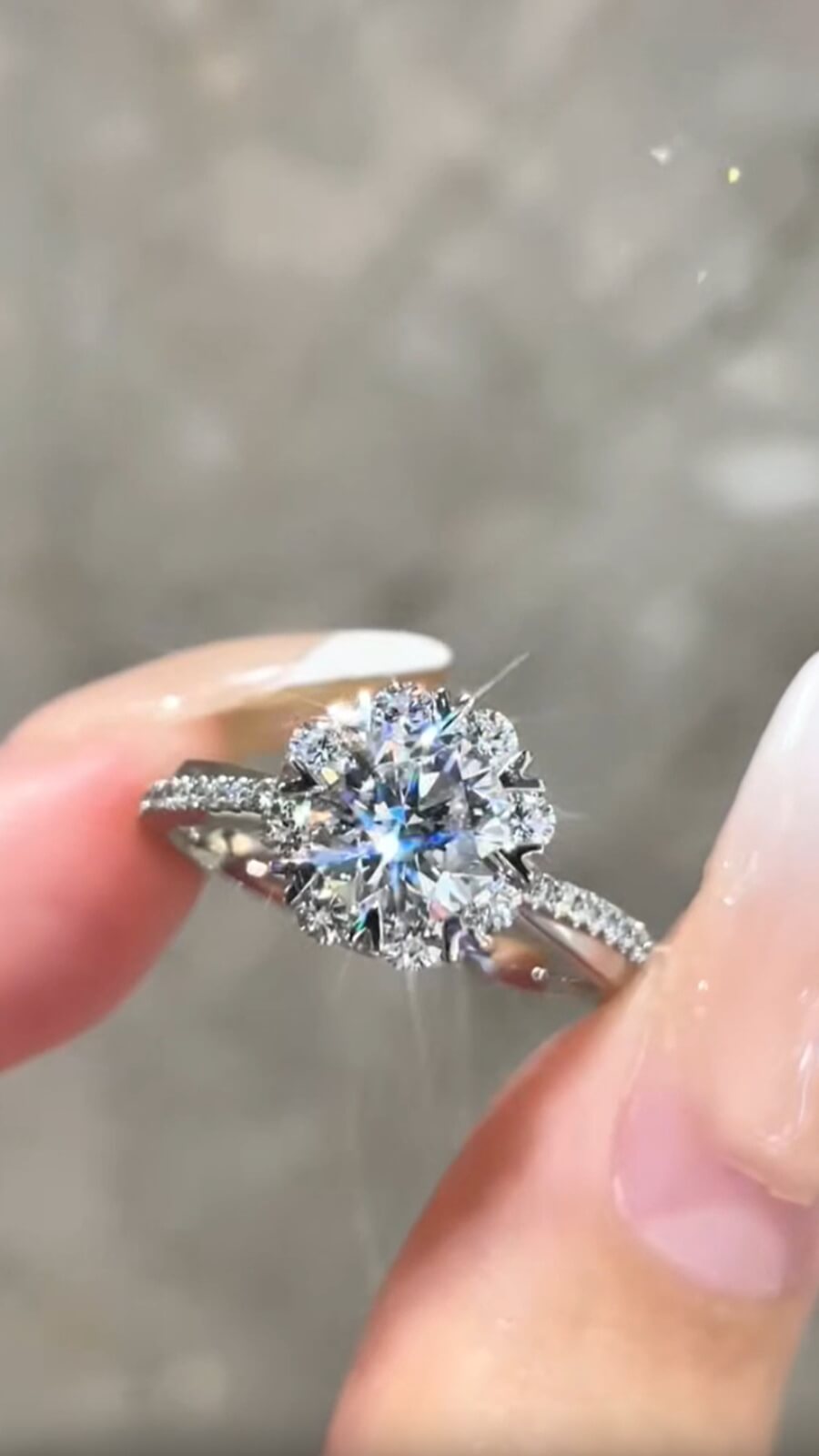 1.00ct Lab-Grown Diamond Style-8-Prong Solitaire| IGI Certified | PT950 Platinum