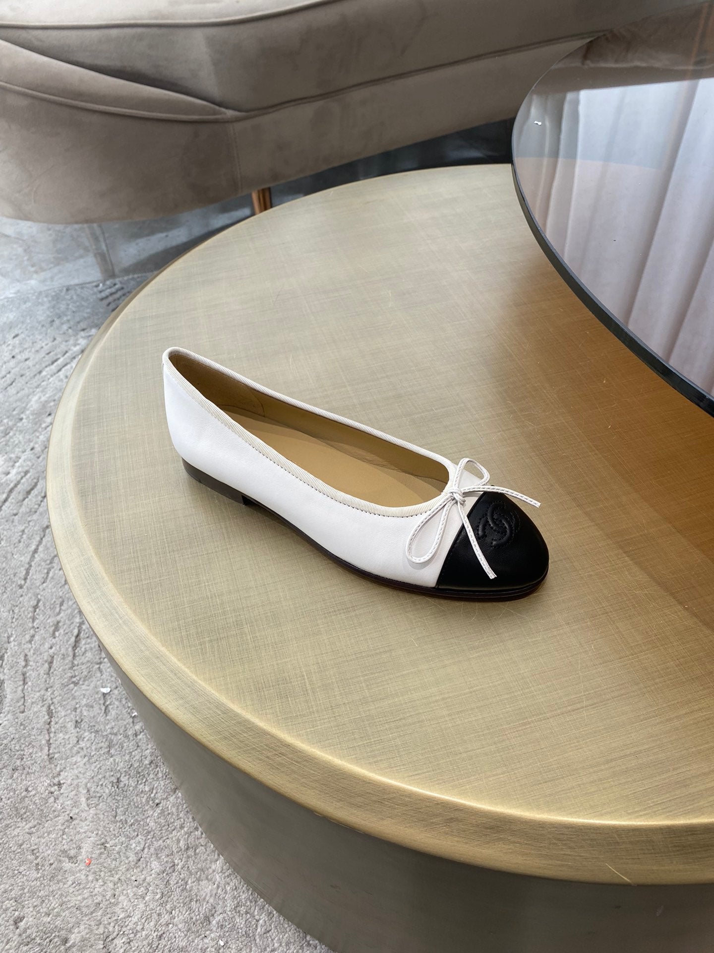 BALLET FLATS WHITE BLACK LAMBSKIN