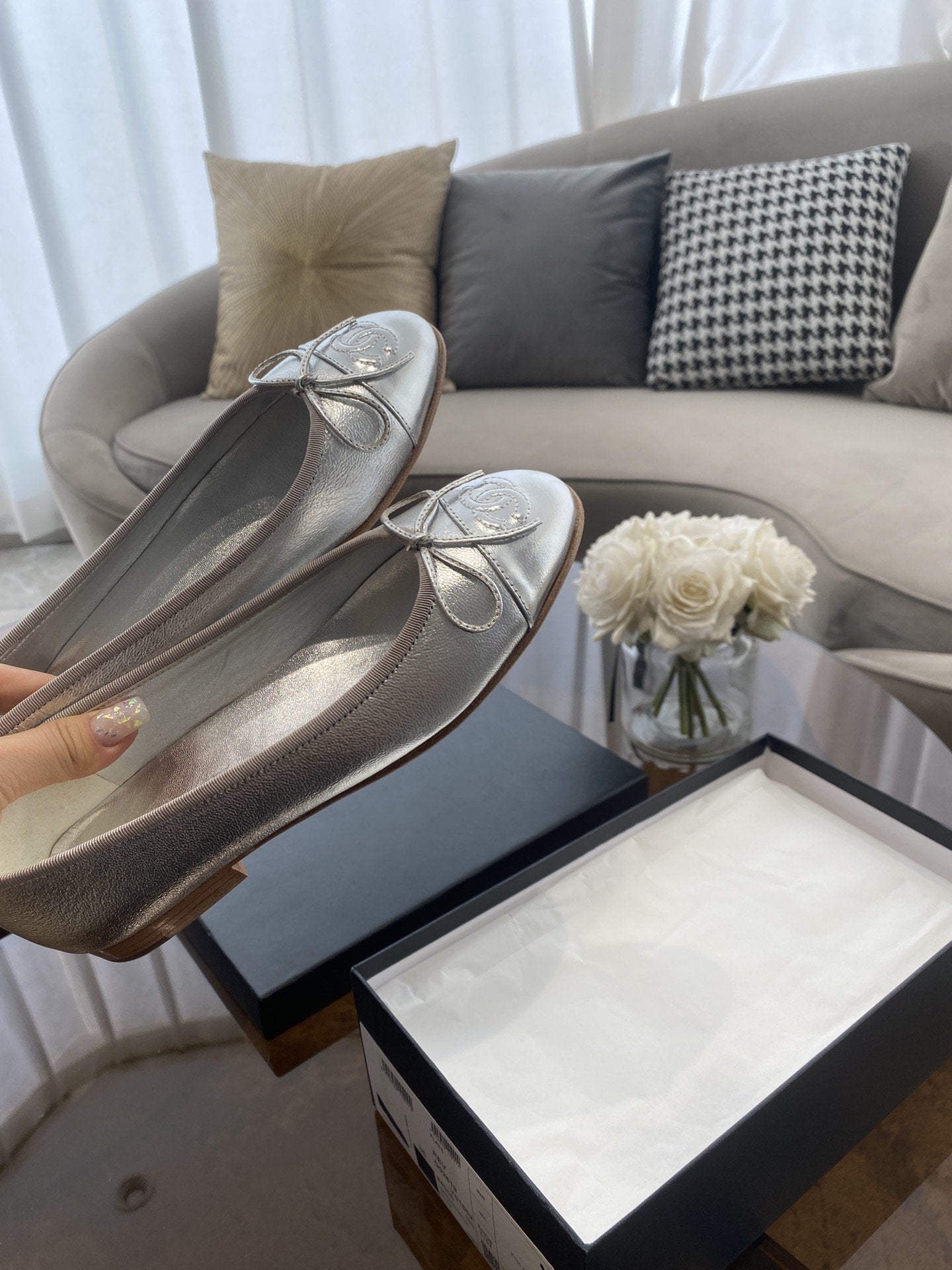 BALLET FLATS SILVER LAMBSKIN