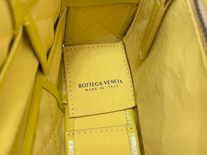 SMALL CASSETTE 23 IN CANARY YELLOW CALFSKIN