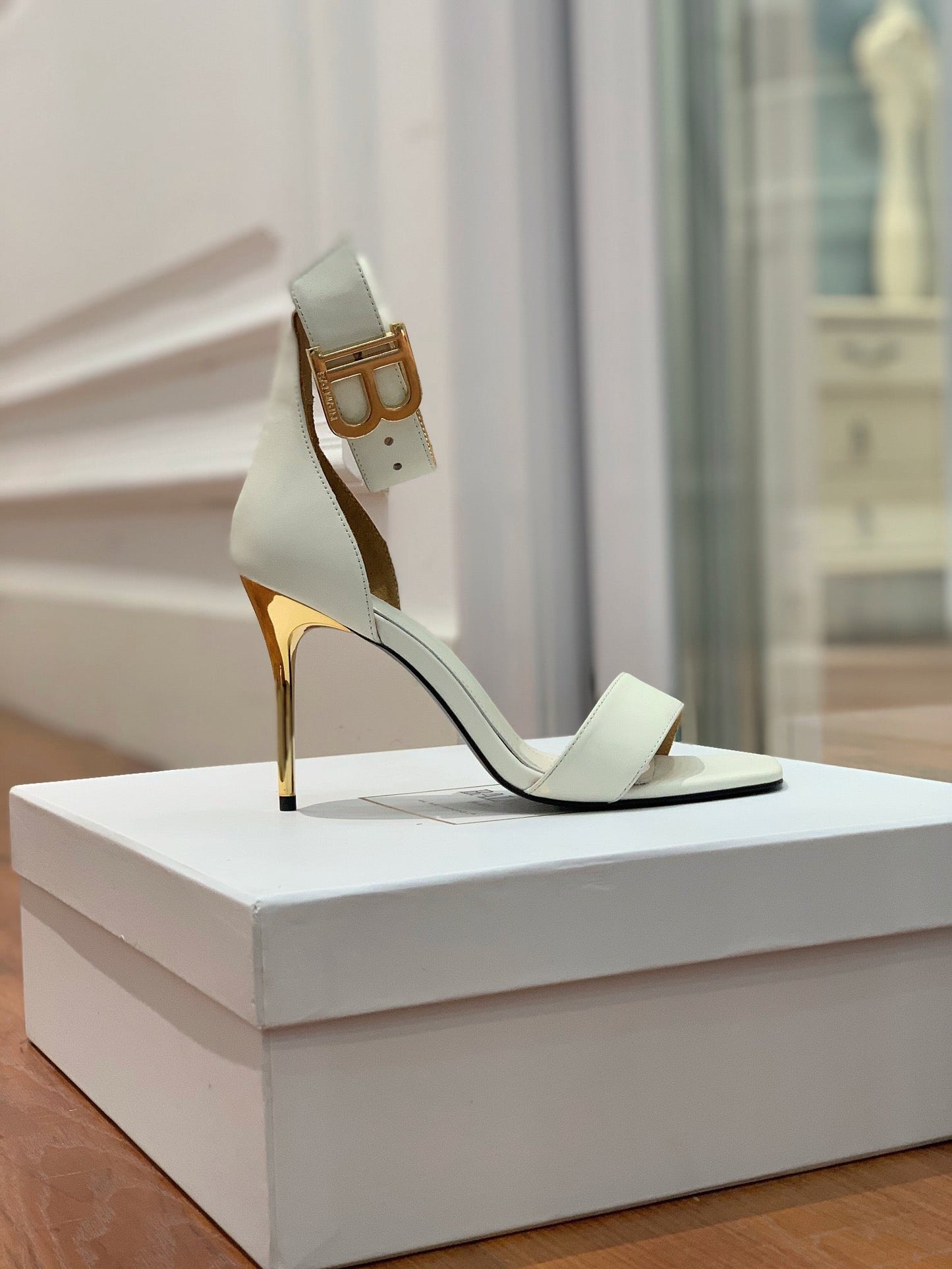 BALMAIN 25S THIN STRAP HIGH HEELS 105MM IN IVORY CALFSKIN GOLD HARDWARE