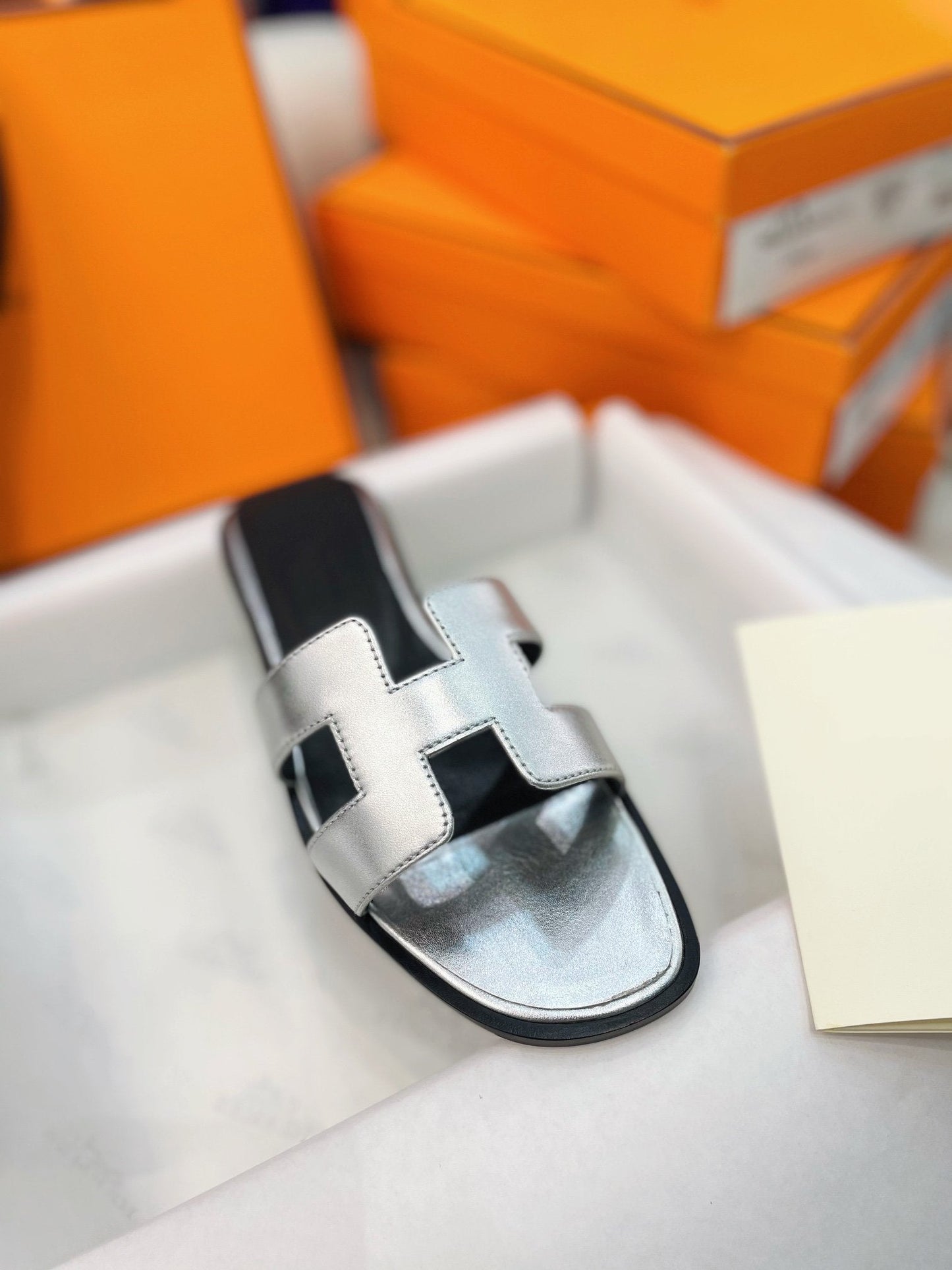 0ran Sandal Silver Leather