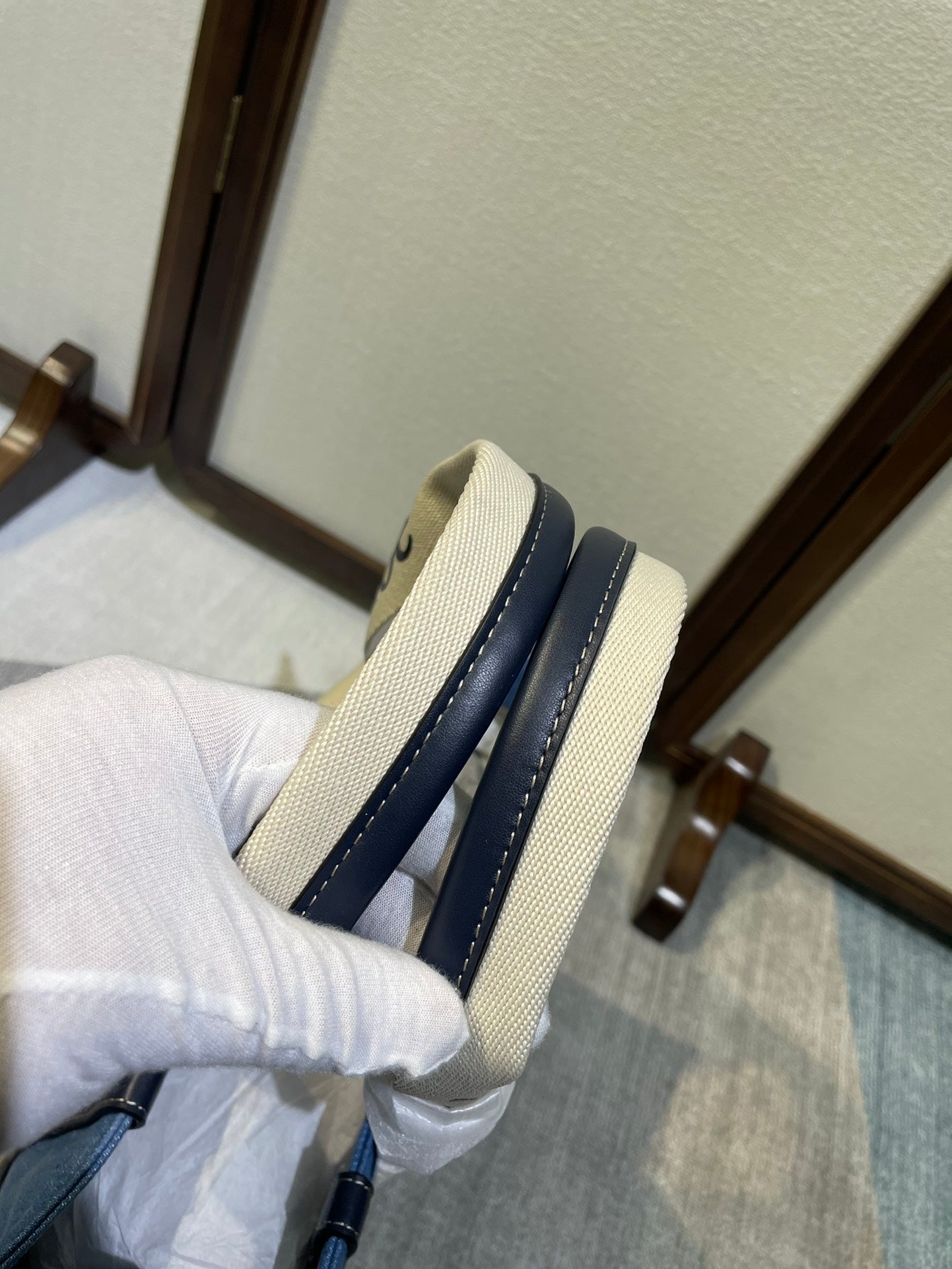 MEDIUM STRAP WOODY TOTE BAG 37 IN BLUE DENIM CANVAS DARK BLUE CALFSKIN