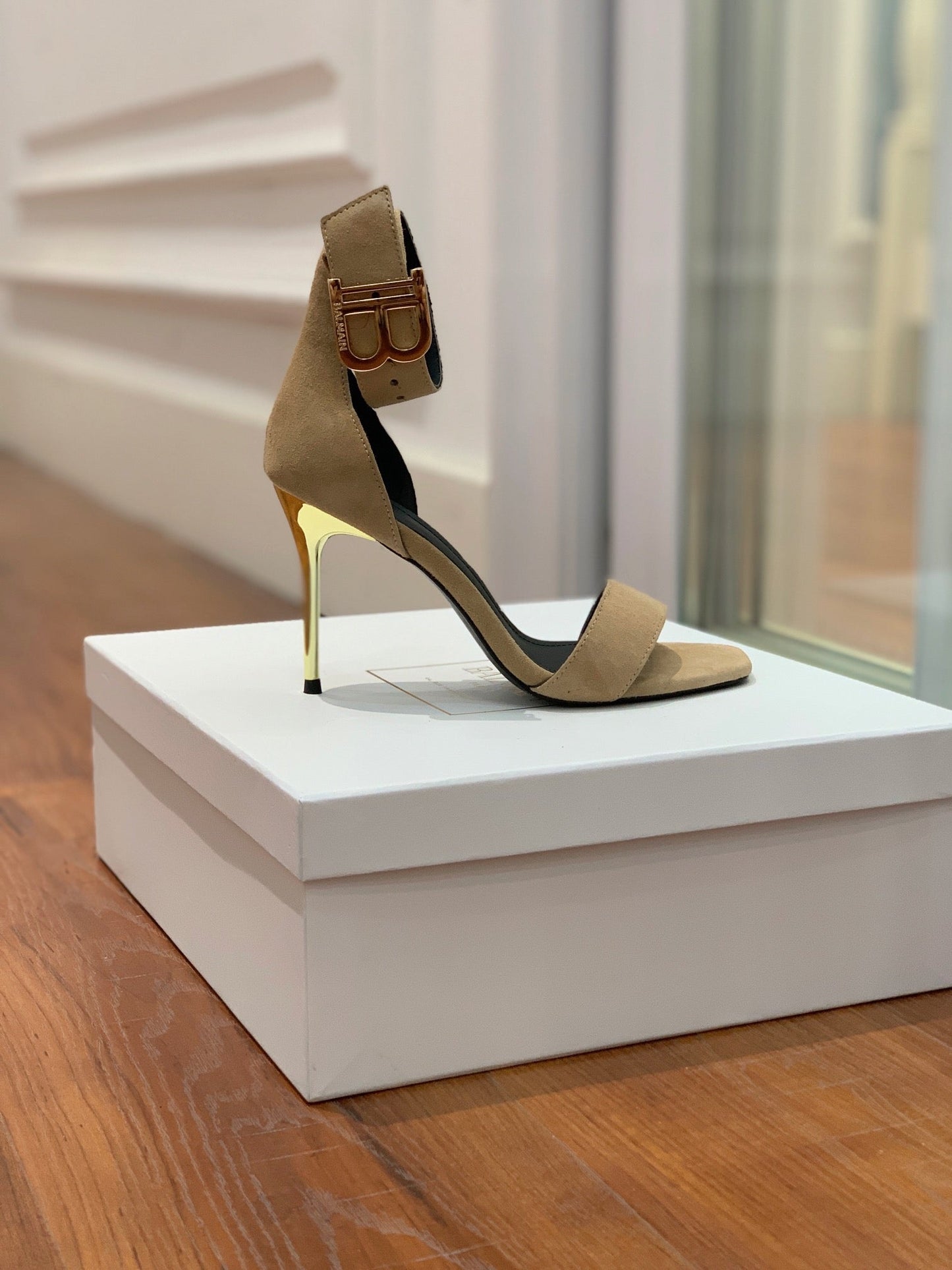 BALMAIN 25S THIN STRAP HIGH HEELS 105MM IN LIGHT MOCHA SUEDE GOLD HARDWARE