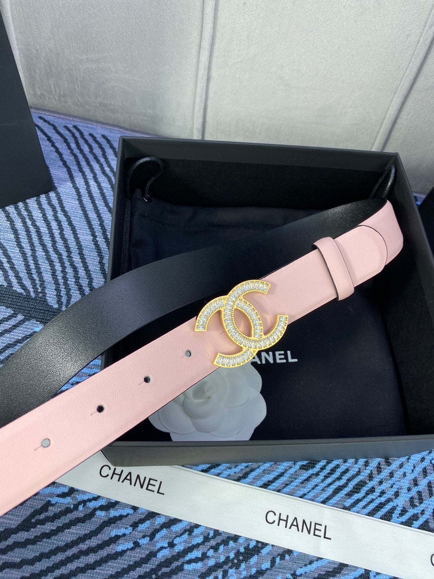 CHANEL 25S BELT 30 MM IN LIGHT PINK CALFSKIN WITH GOLD HARDWARE 615095
