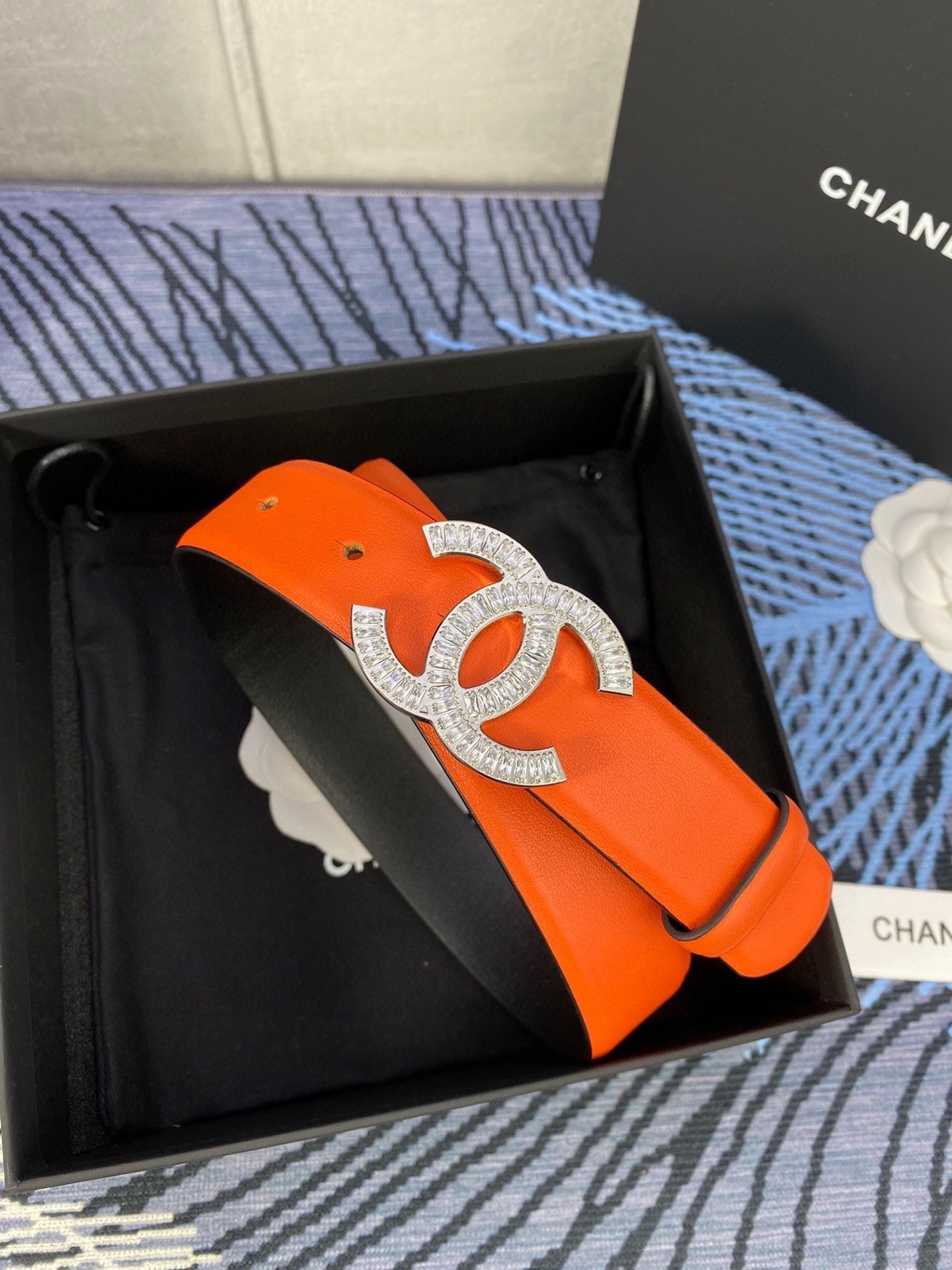 CHANEL 25S BELT 30 MM IN ORANGE CALFSKIN WITH GOLD HARDWARE 615097