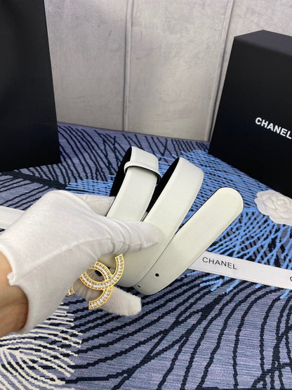 CHANEL 25S BELT 30 MM IN WHITE CALFSKIN WITH GOLD HARDWARE 615098