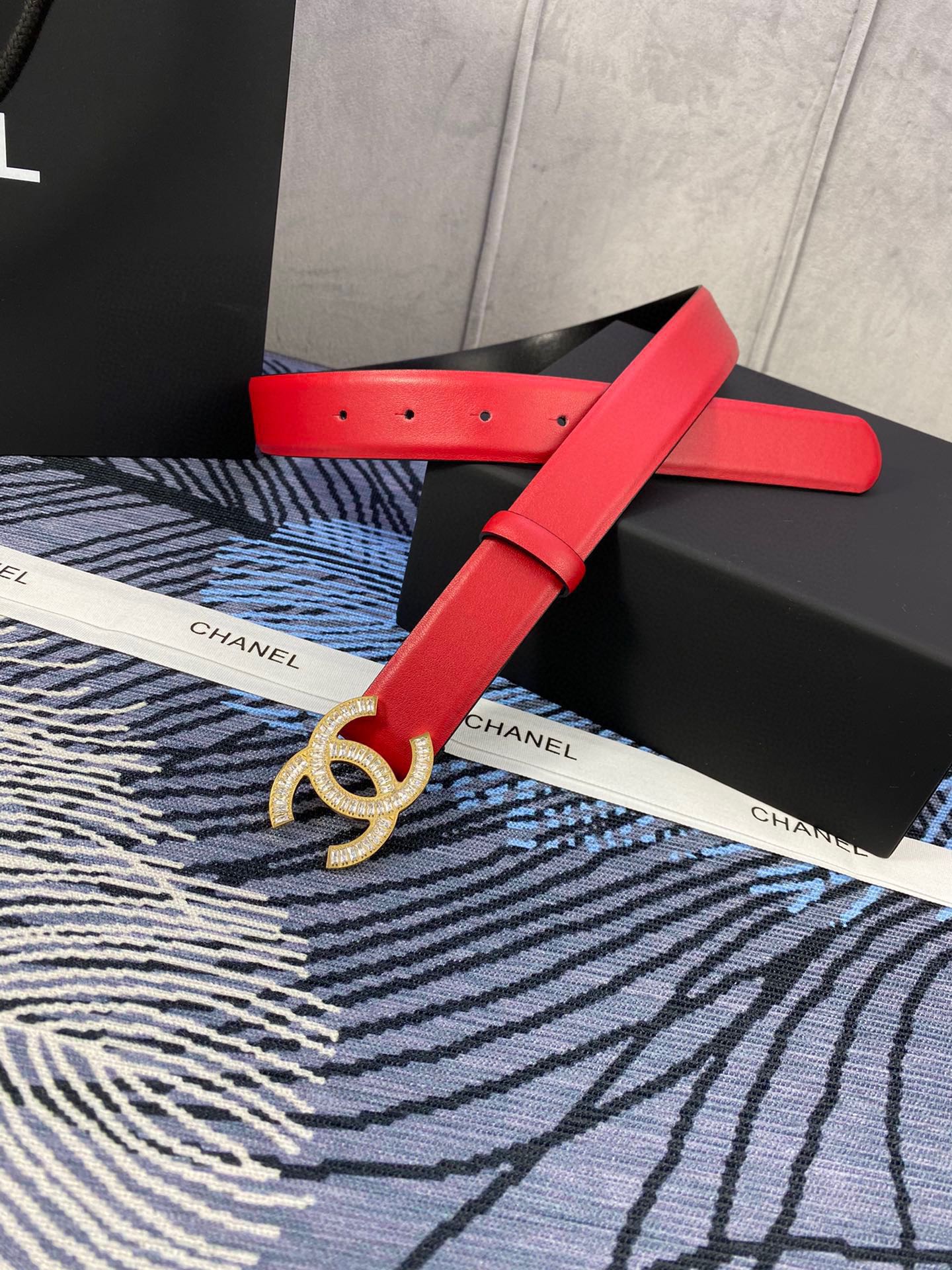 CHANEL 25S BELT 30 MM IN RED CALFSKIN WITH GOLD HARDWARE 615099