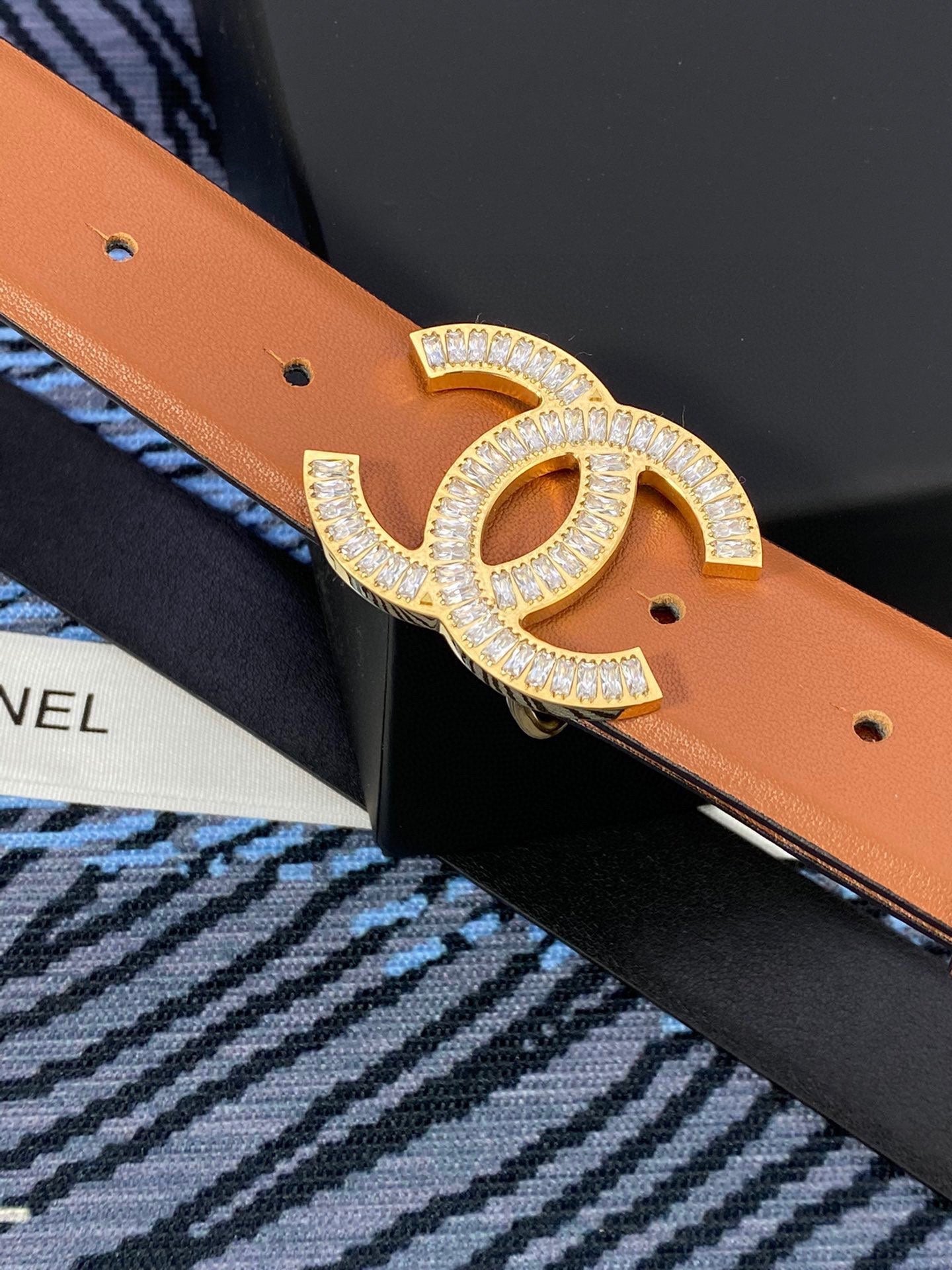 CHANEL 25S BELT 30 MM IN BROWN CALFSKIN WITH GOLD HARDWARE 615101