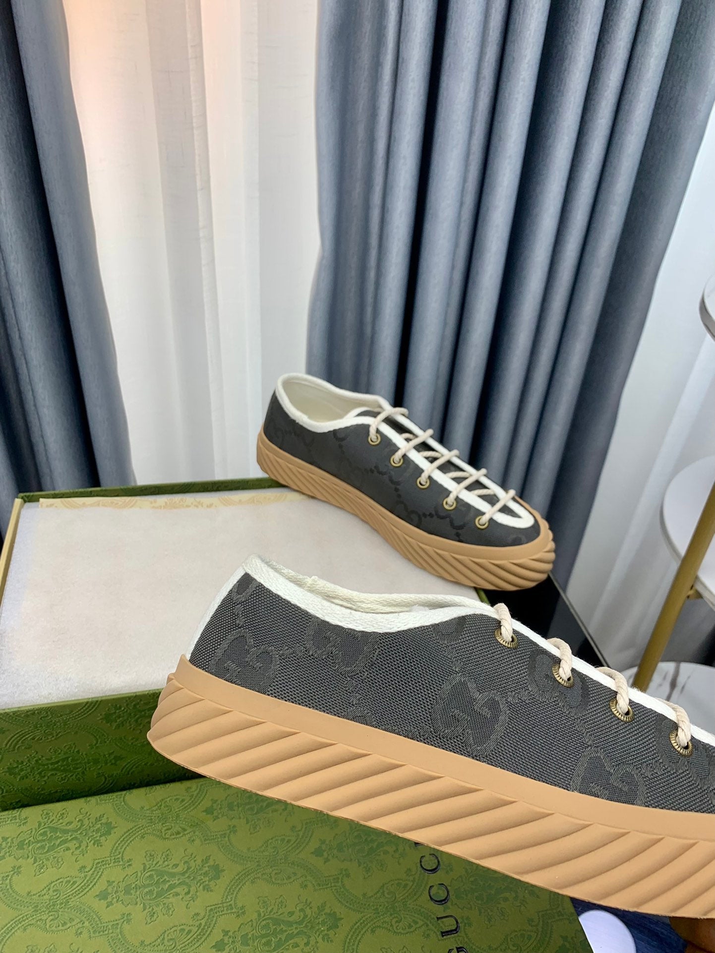 GG UNIQUE SNEAKER THICK-SOLE LEAD CANVAS