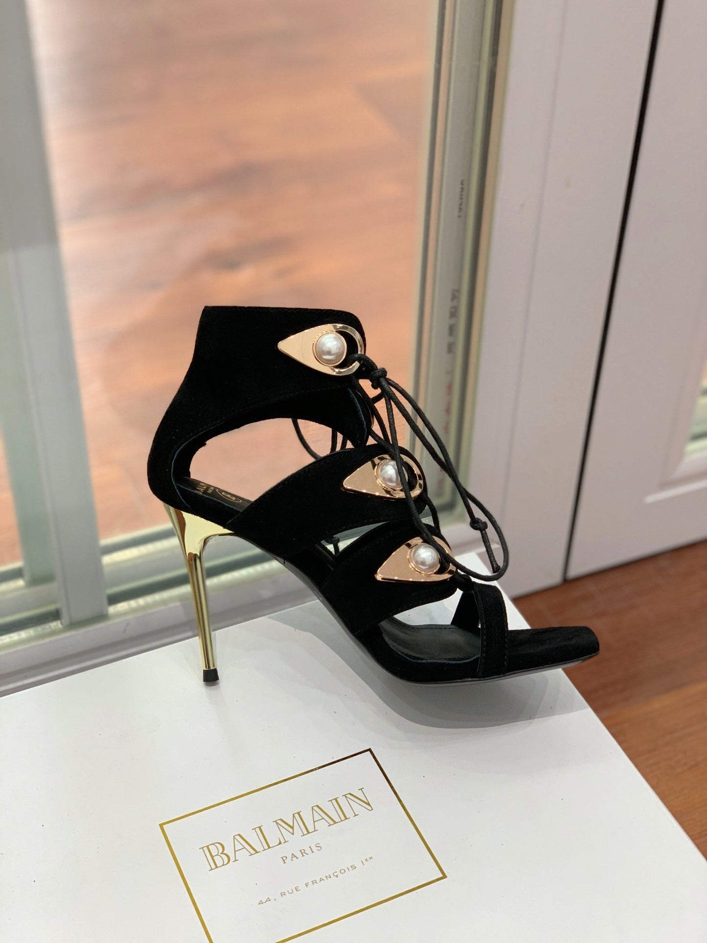 BALMAIN 25S HIGH HEELS 95MM IN BLACK SUEDE WITH PEARL