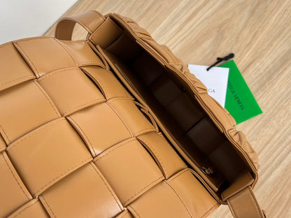 CASSETTE 28 IN MEDIUM BROWN SOFT LAMBSKIN