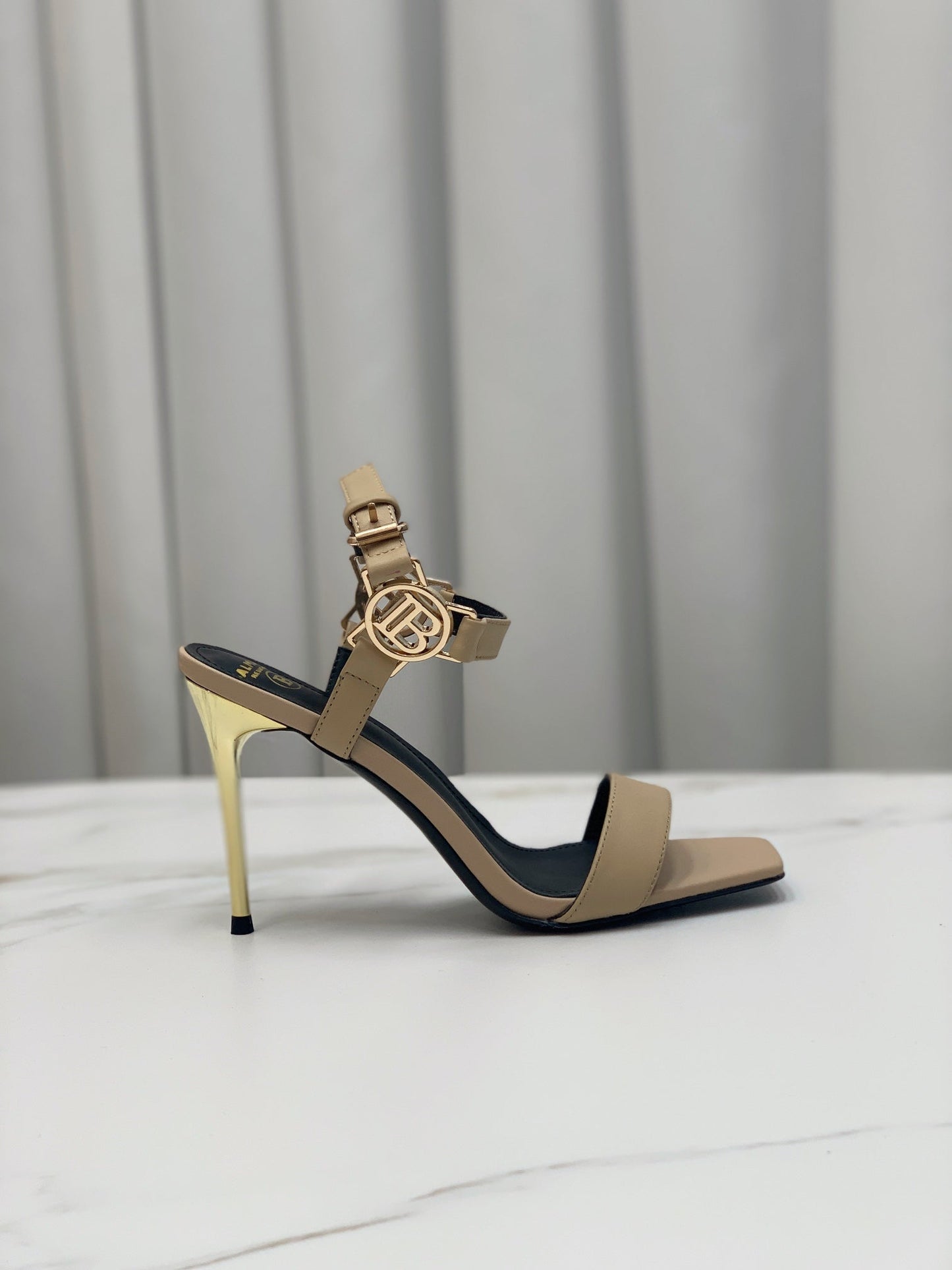 BALMAIN 25S HIGH HEELS WITH B METAL DETAIL 95MM IN LIGHT BROWN CALFSKIN