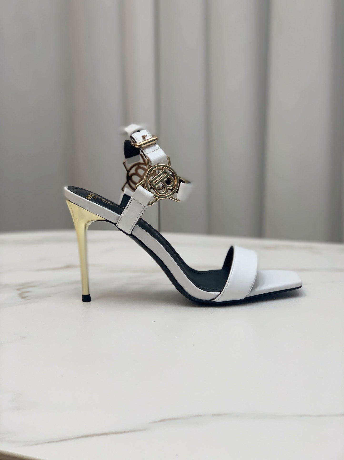 BALMAIN 25S HIGH HEELS WITH B METAL DETAIL 95MM IN LIGHT GRAY CALFSKIN