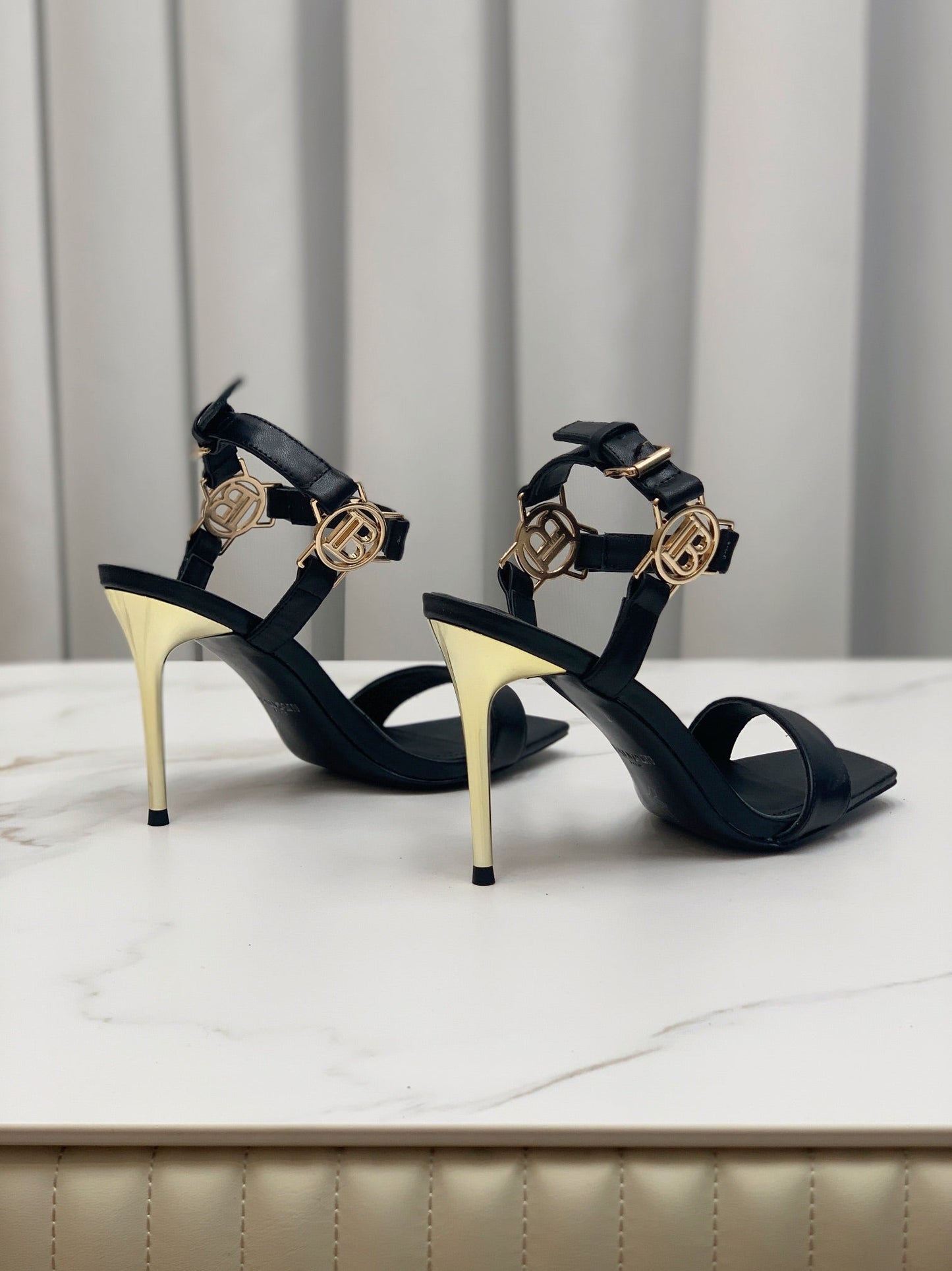 BALMAIN 25S HIGH HEELS WITH B METAL DETAIL 95MM IN BLACK CALFSKIN