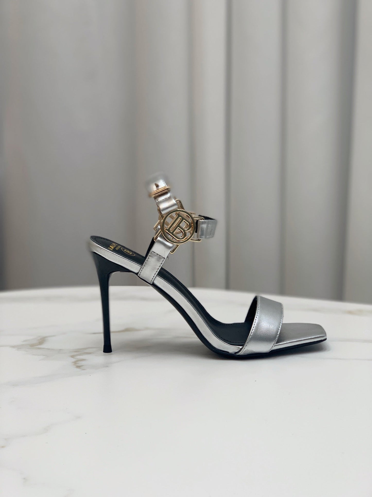 BALMAIN 25S HIGH HEELS WITH B METAL DETAIL 95MM IN SILVER CALFSKIN