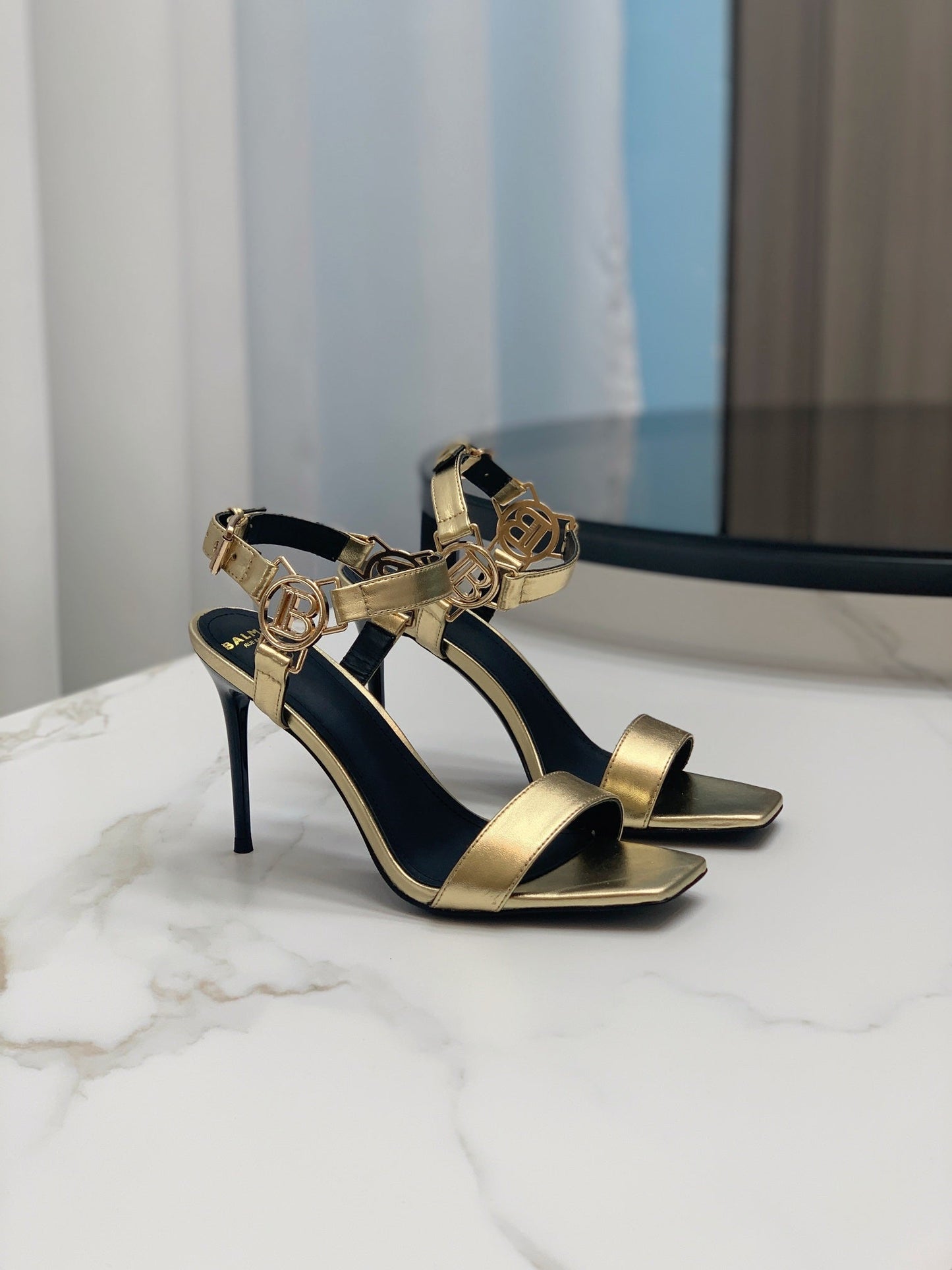 BALMAIN 25S HIGH HEELS WITH B METAL DETAIL 95MM IN GOLD CALFSKIN