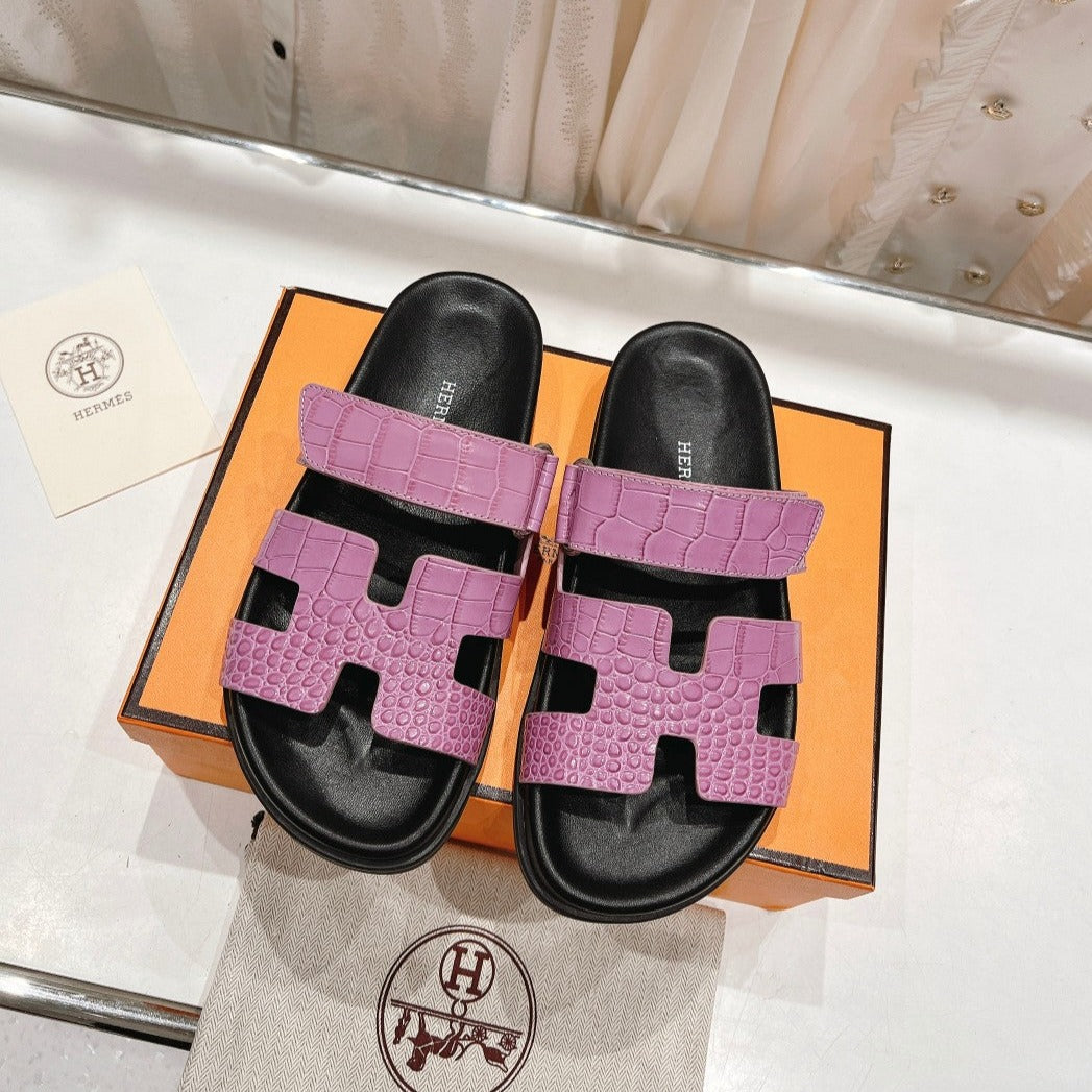 CHYPRE SANDAL BLACK AND LAVENDER LAMBSKIN