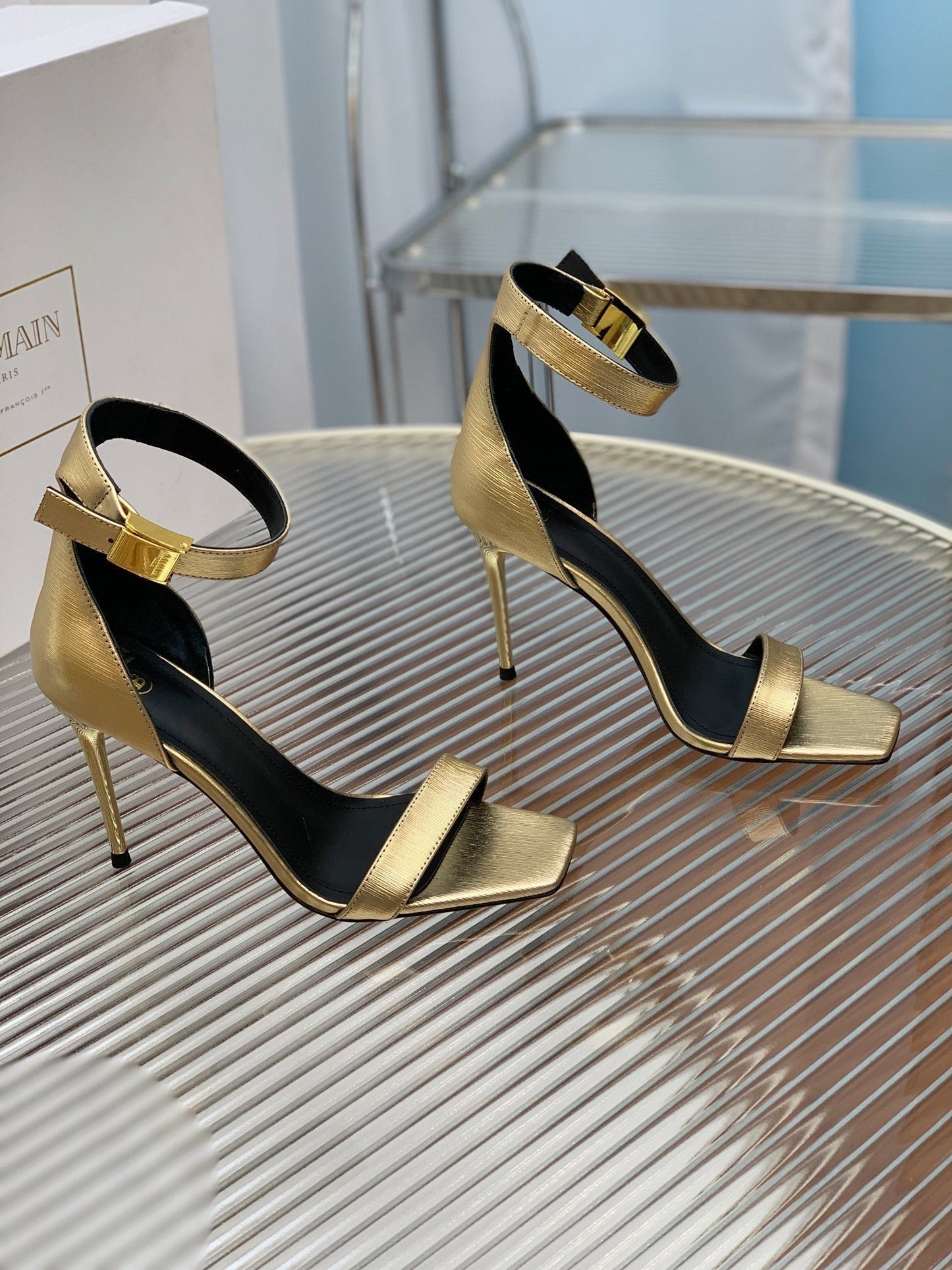 BALMAIN 25S METAL BUCKLE HIGH HEELS 95MM IN GOLD CALFSKIN