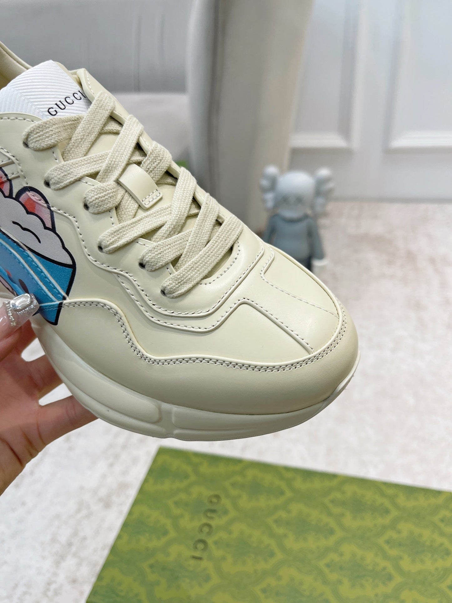 GG RHYTON TRAINER WHITE LAMBSKIN WITH CAT ICON