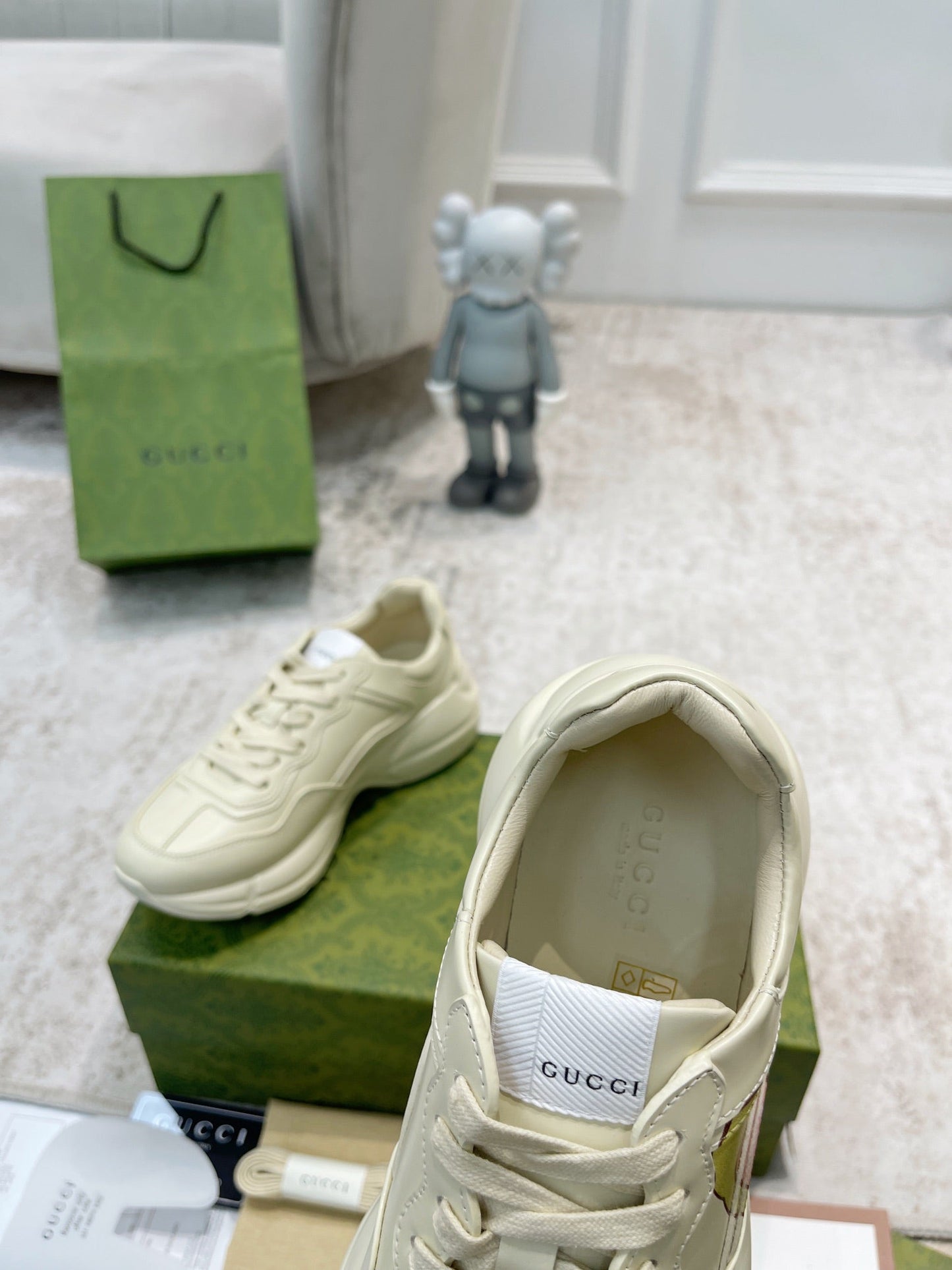 GG RHYTON TRAINER WHITE LAMBSKIN WITH AVOCADO MOTIF