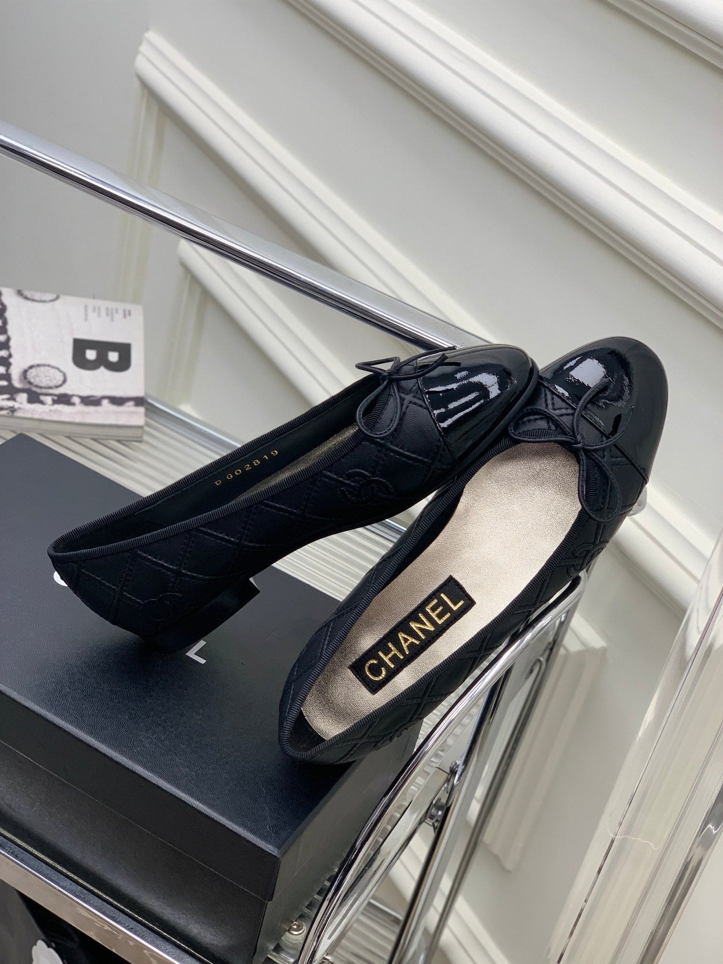BALLET FLAT GLOSSY BLACK LAMBSKIN