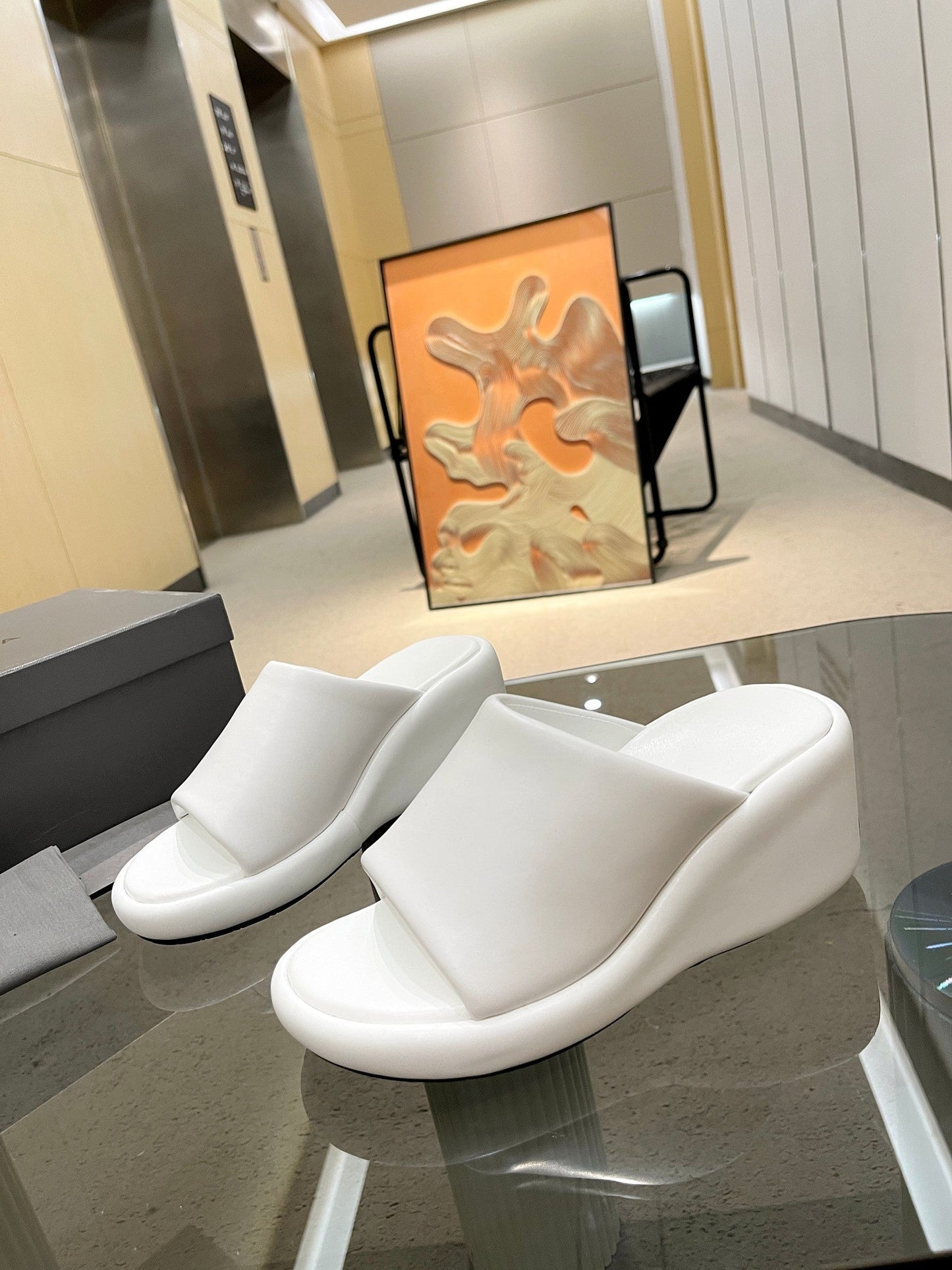 WEDGE SANDALS IN WHITE SOFT LAMBSKIN